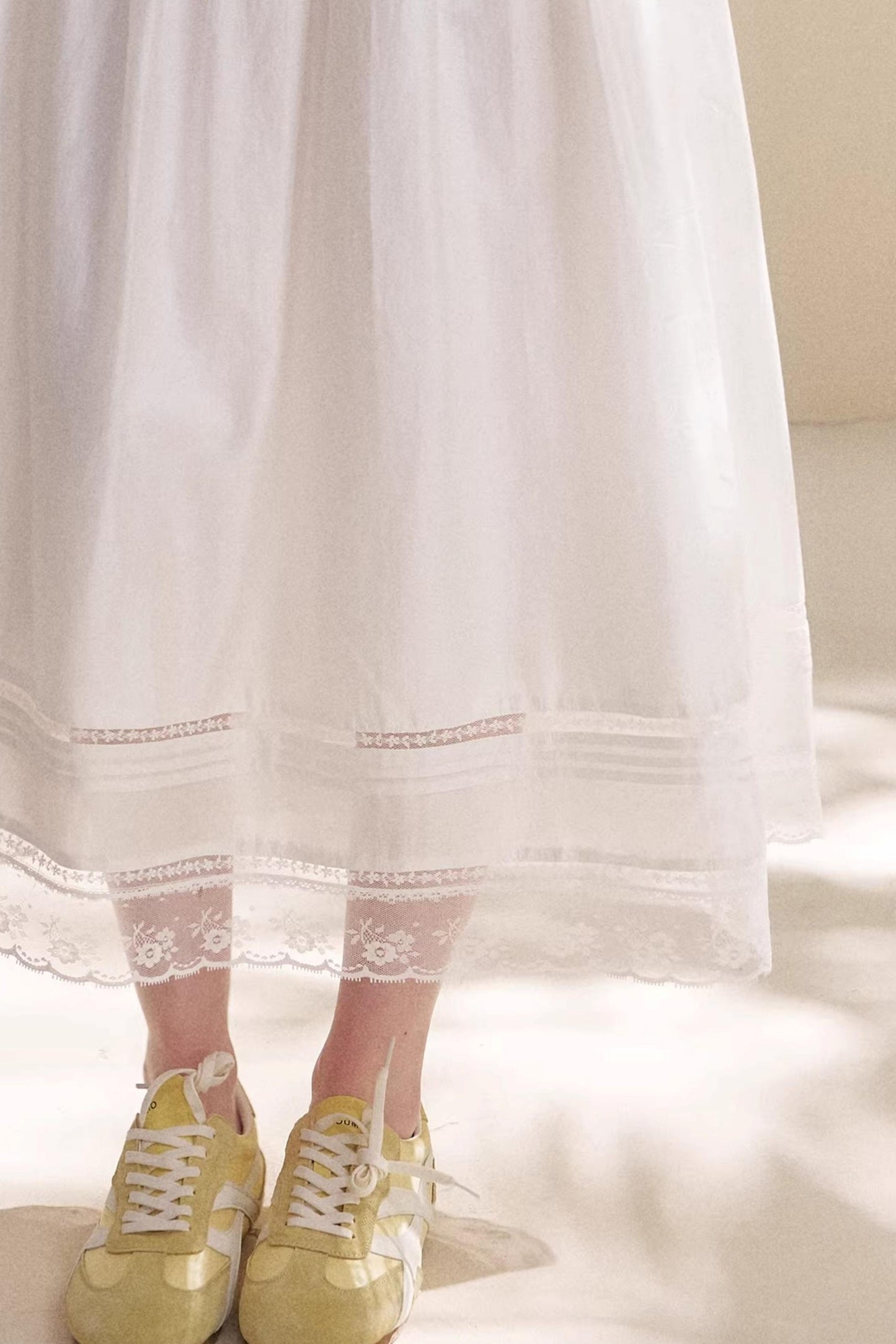 Acetate Lace Pleated Long Skirt