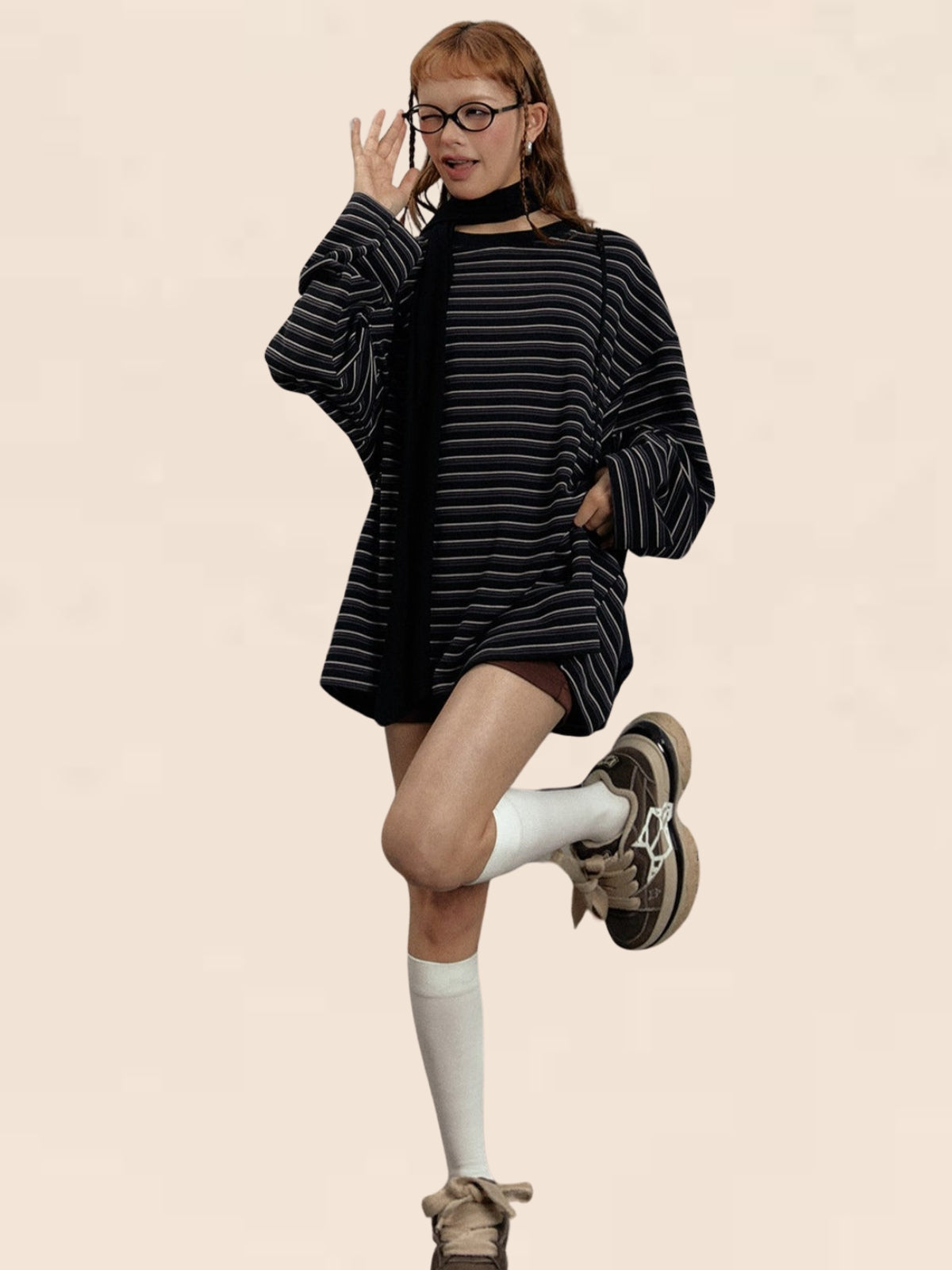 Trage ein rot gestreiftes Oberteil