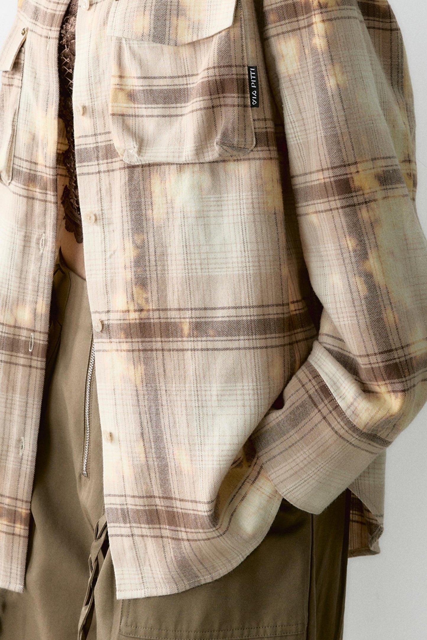 세탁된 타이다이 루즈 셔츠