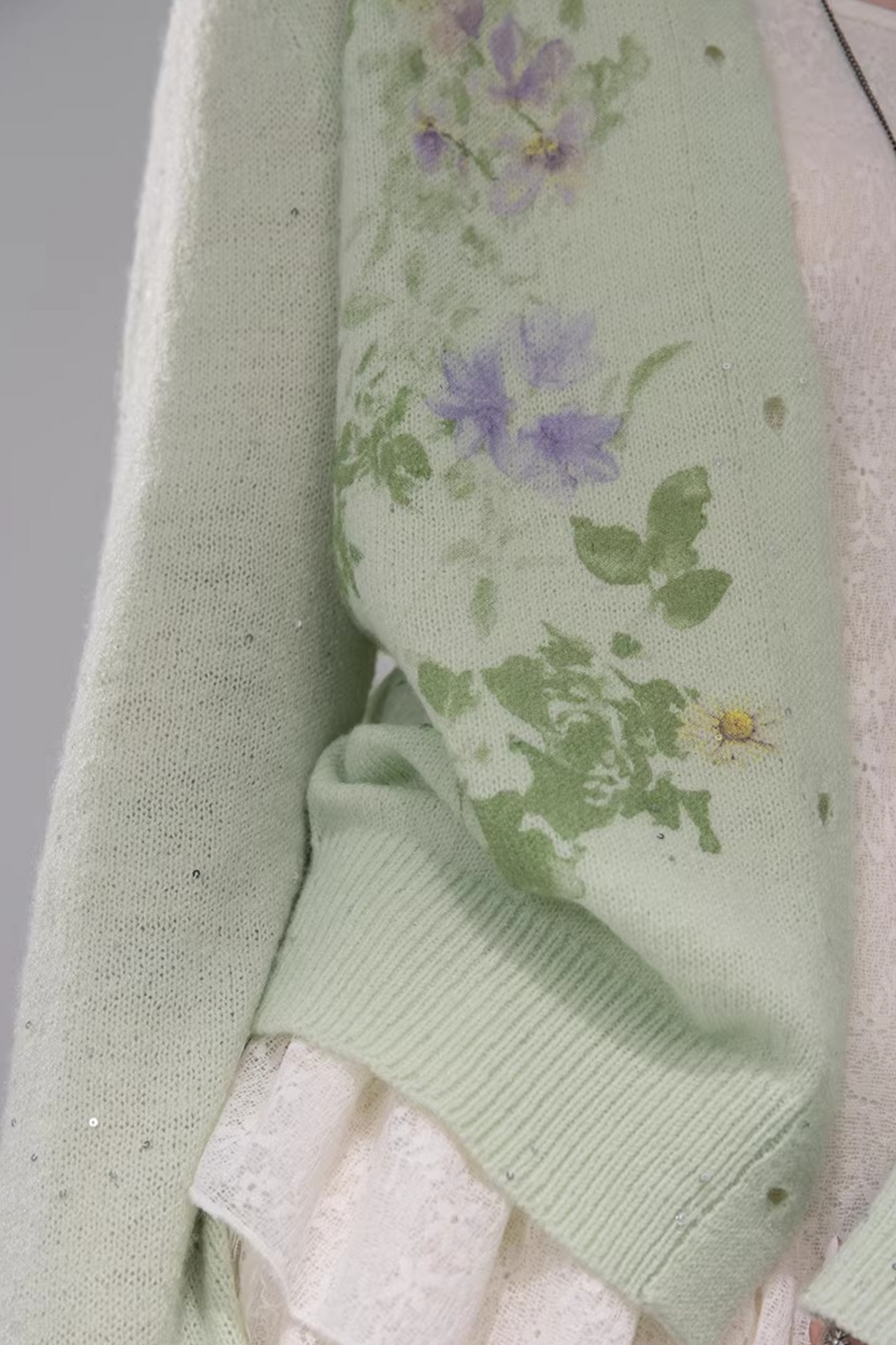 Frühlingsgrünes Wollcardigan-Ensemble