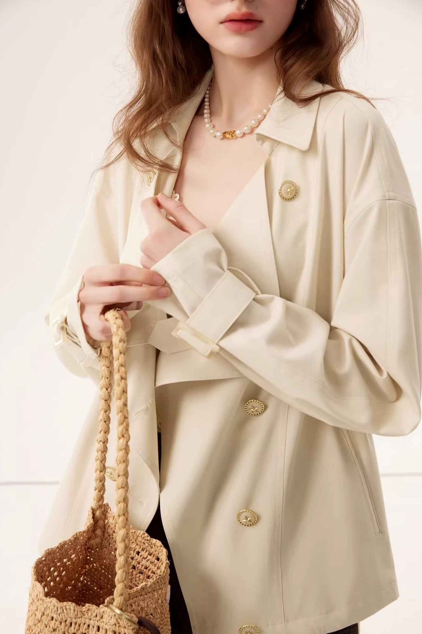 Kurzer zweireihiger Trenchcoat