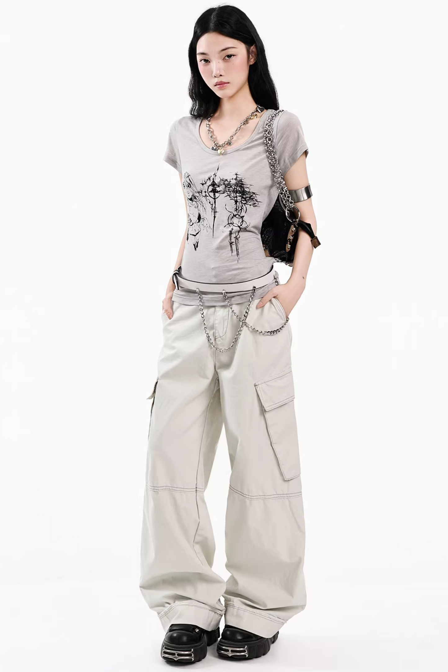 Dunkelgraues Buchstaben-Oberteil