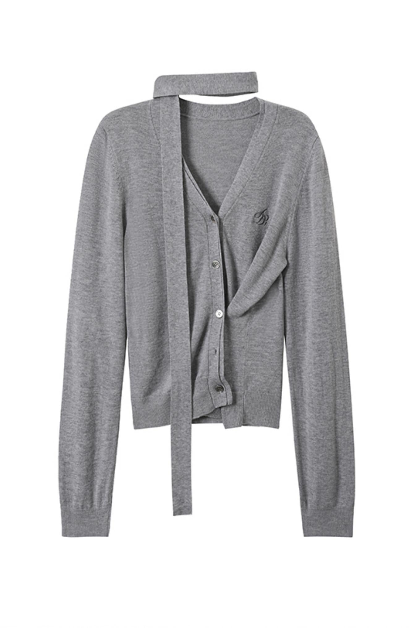Haut en tricot gris simple et paresseux