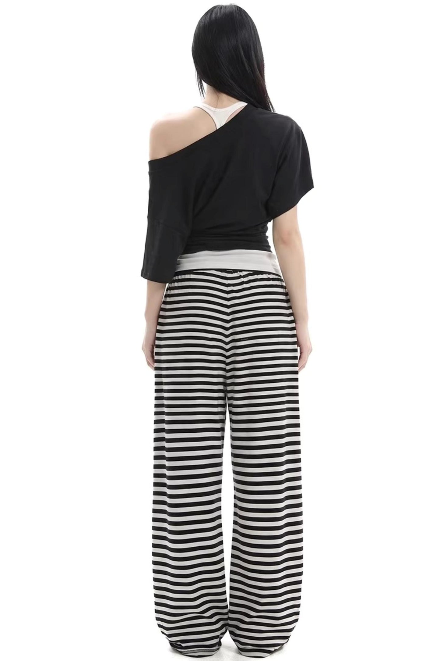 Set top a strati nero con spalle scoperte
