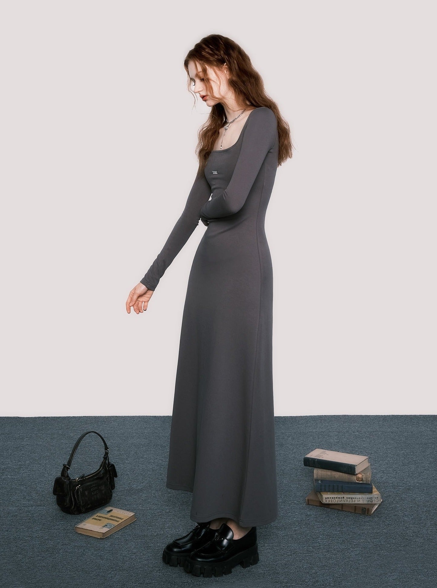 롱 슬리브 니트 스퀘어 칼라 드레스