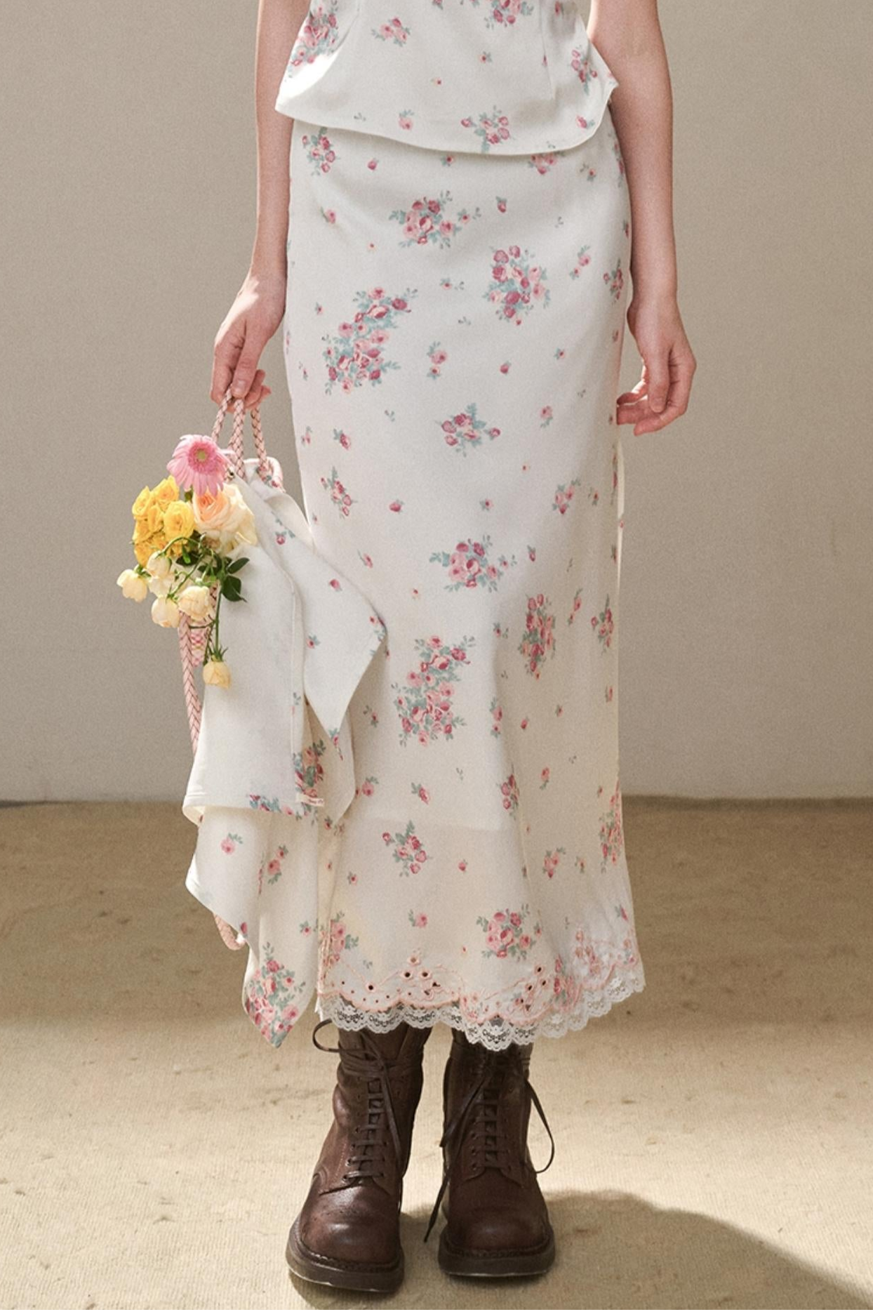 Comfortable Embroidery Top & Skirt Set-Up