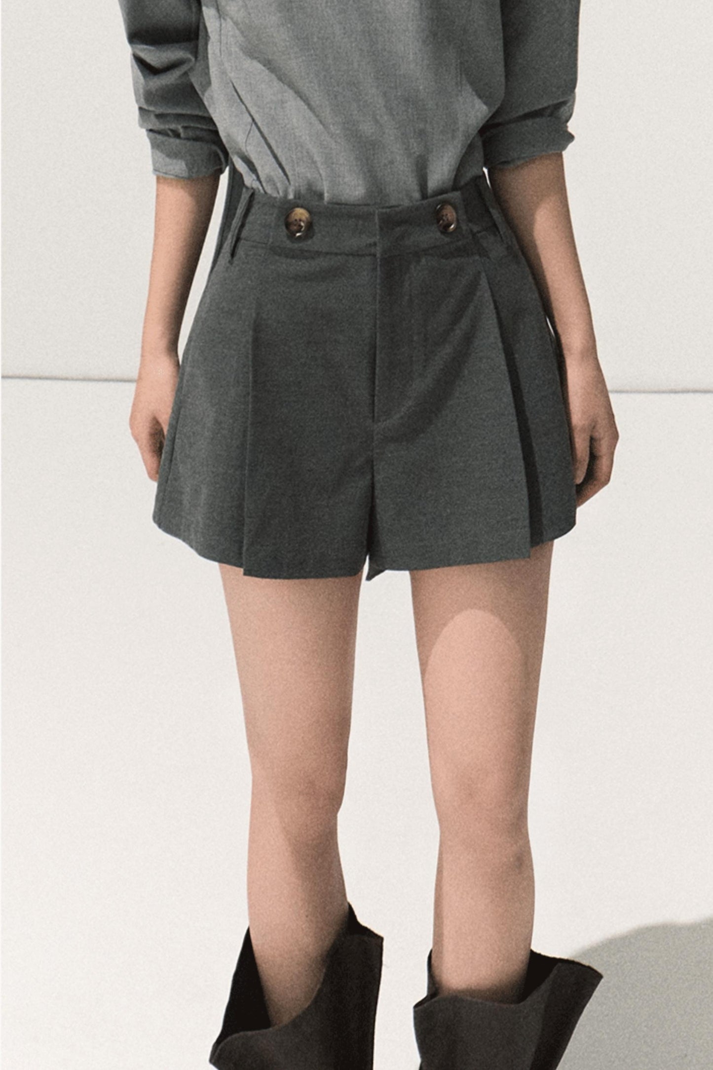 Shoulder Padded Backless Top Shorts Set-Up