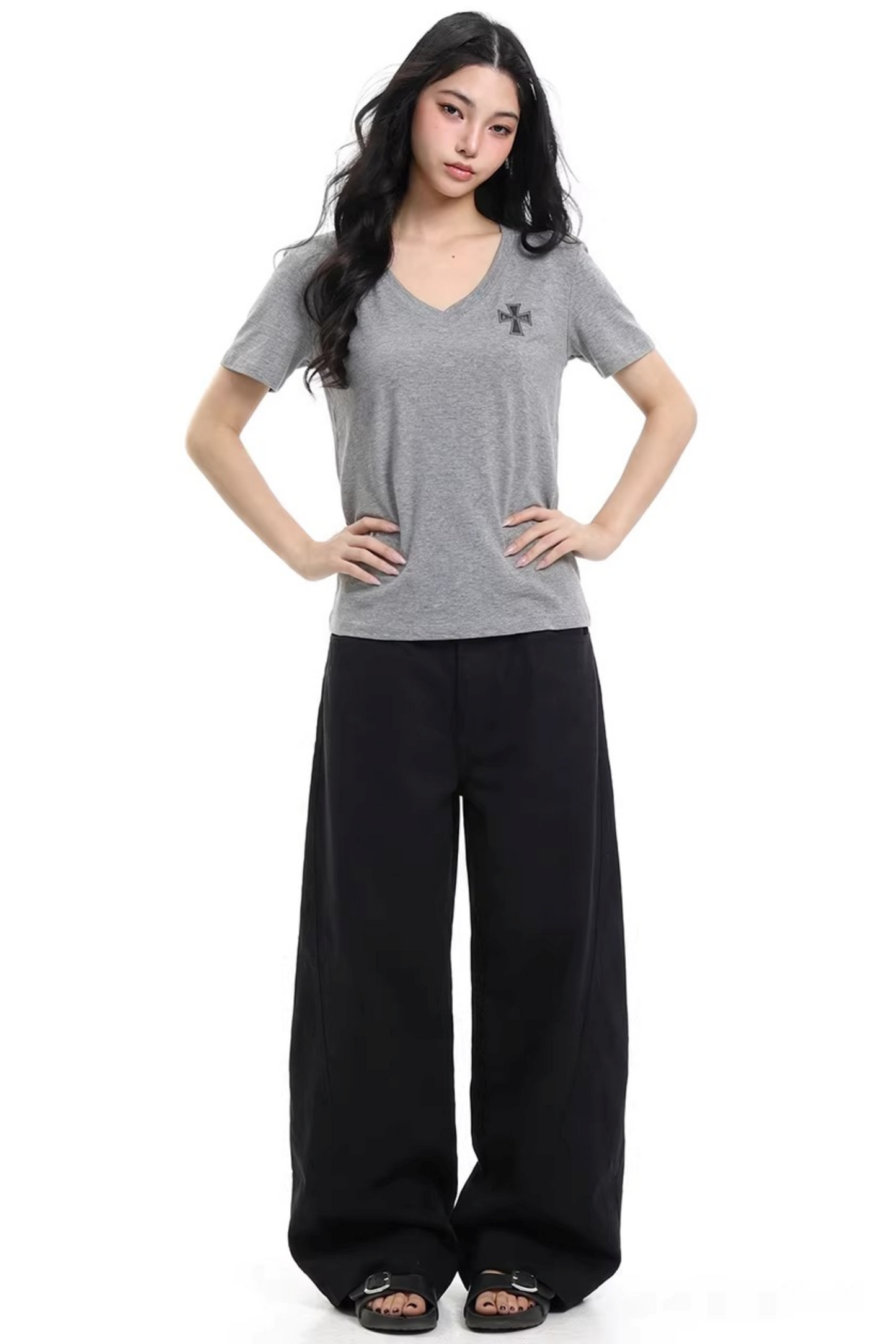 Top blanco americano con cuello en V