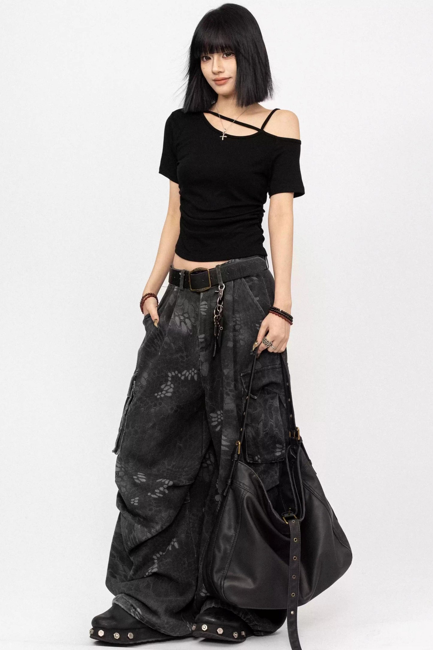 Black Off-Shoulder Slim Top