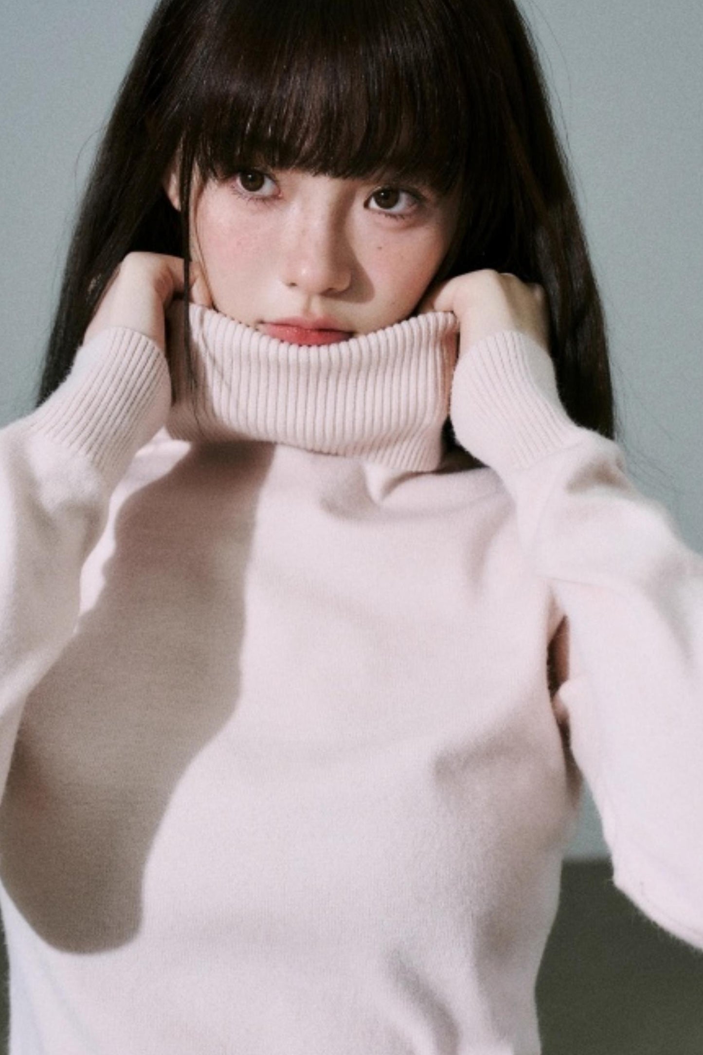 Versatile Elastic Turtleneck Sweater