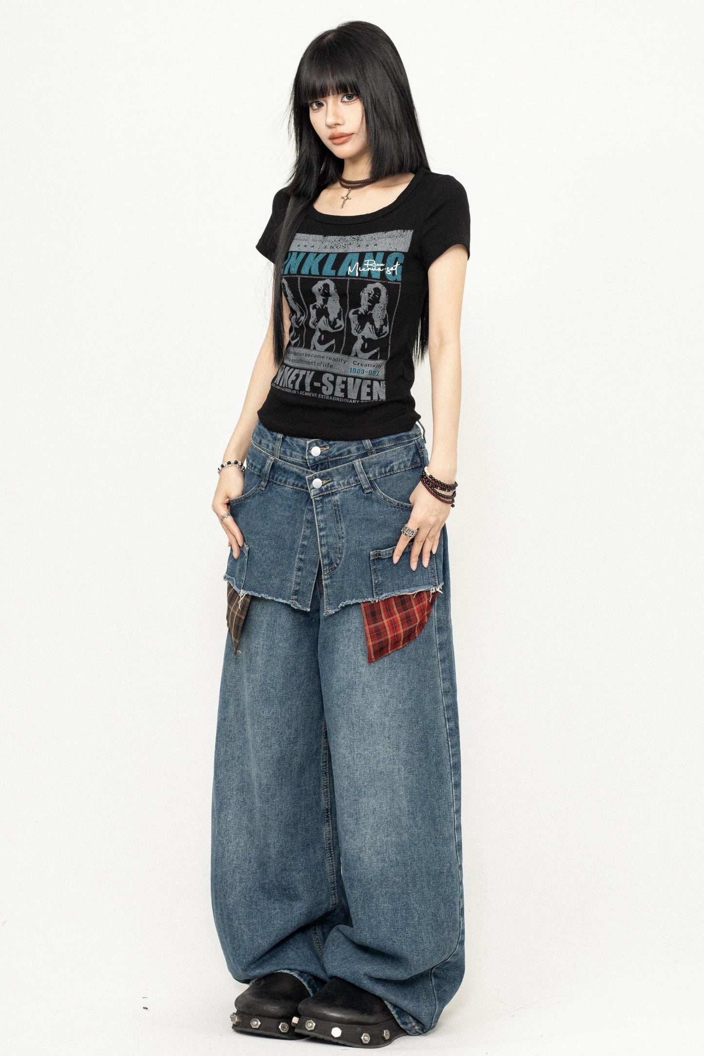 Retro Gal Print T-shirt