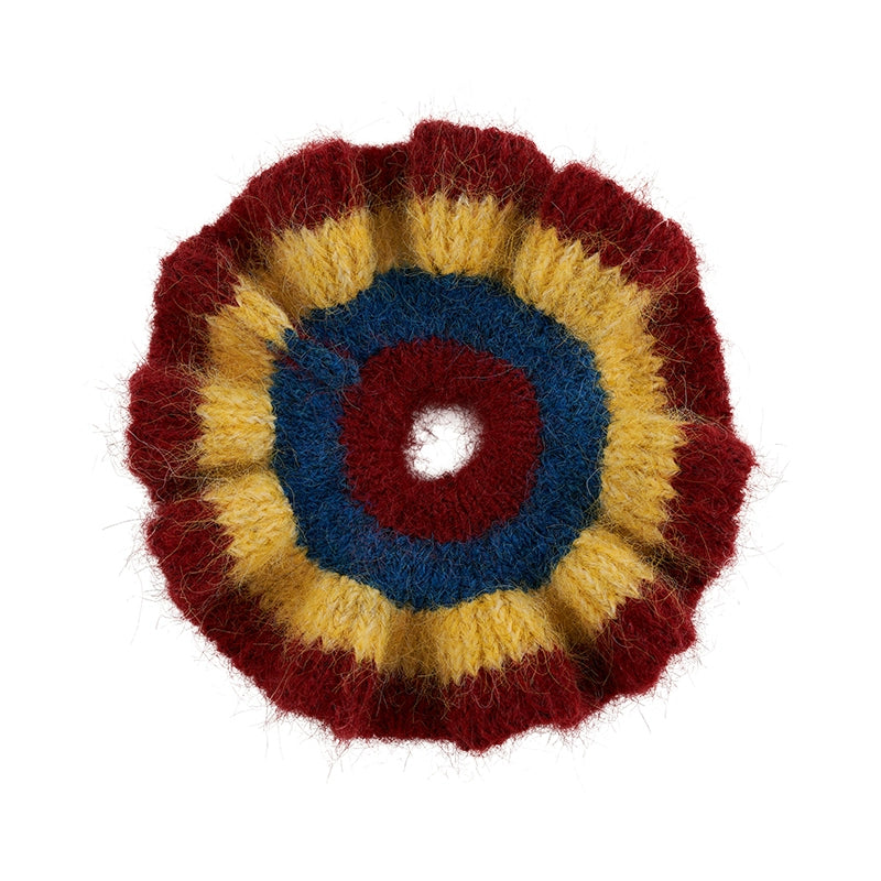 대조적인 땋은 머리끈