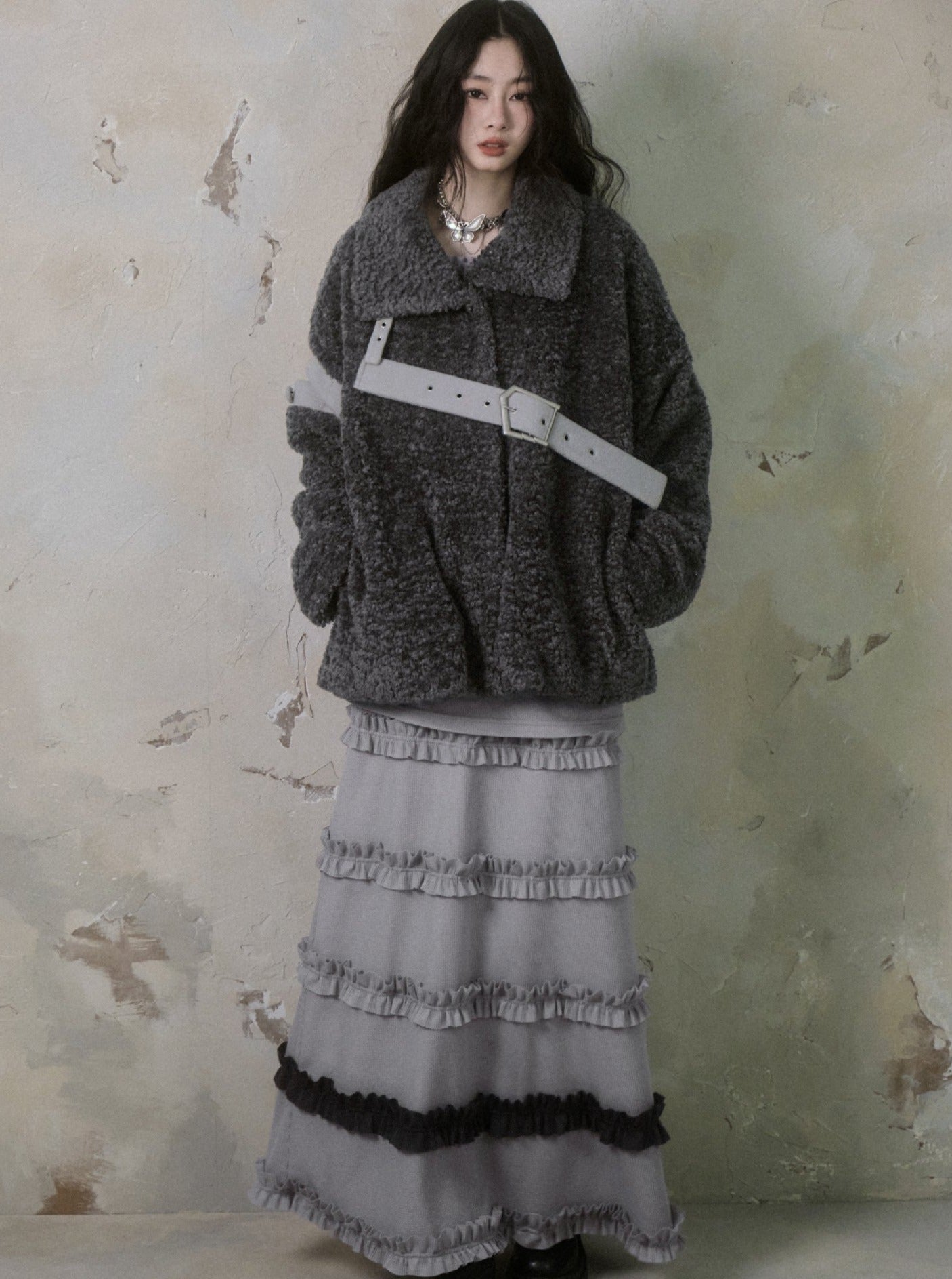 슬림 한 곰팡이 주름 잎 잎 치마