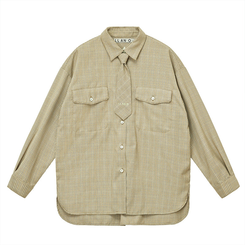 Chemise à col style universitaire avec nœud devant