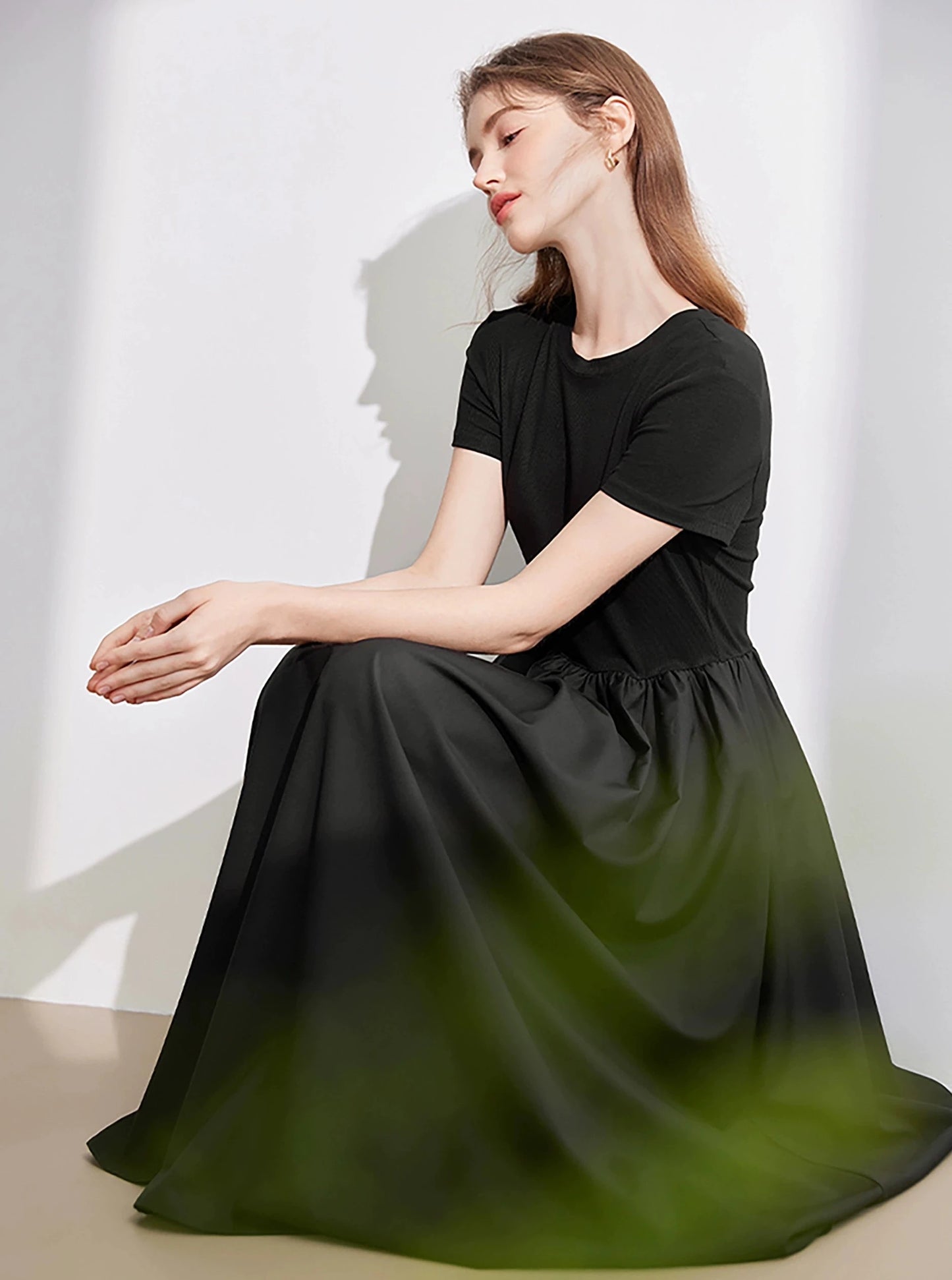 템퍼러먼트 통근 블랙 드레스