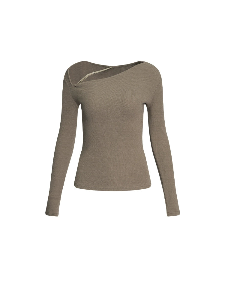 Haut de couche de base ajusté à épaule inclinée