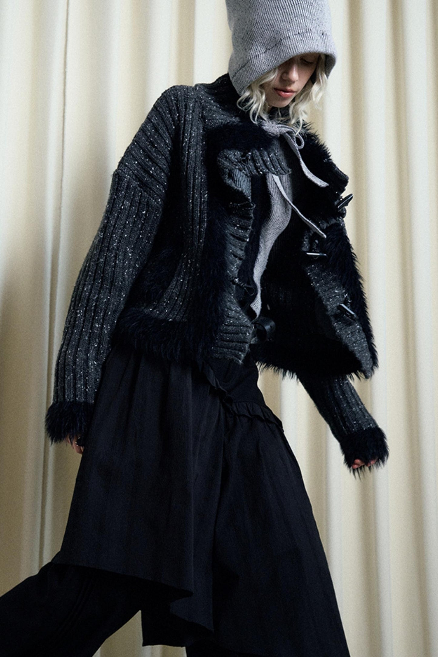 Turtleneck Disc Button Sweaterjacke