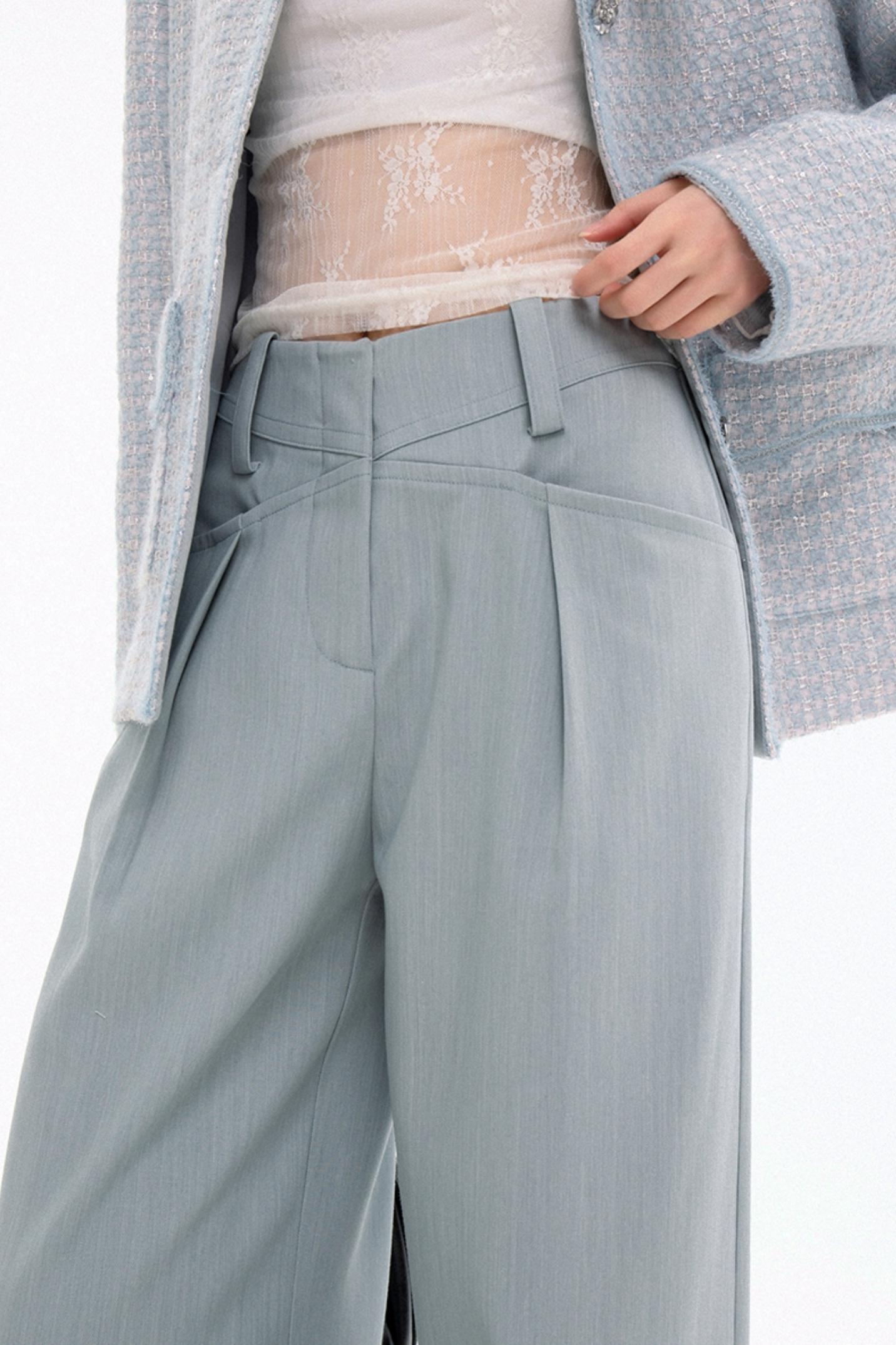 Relaxed Silhouette Mid-Rise Pants