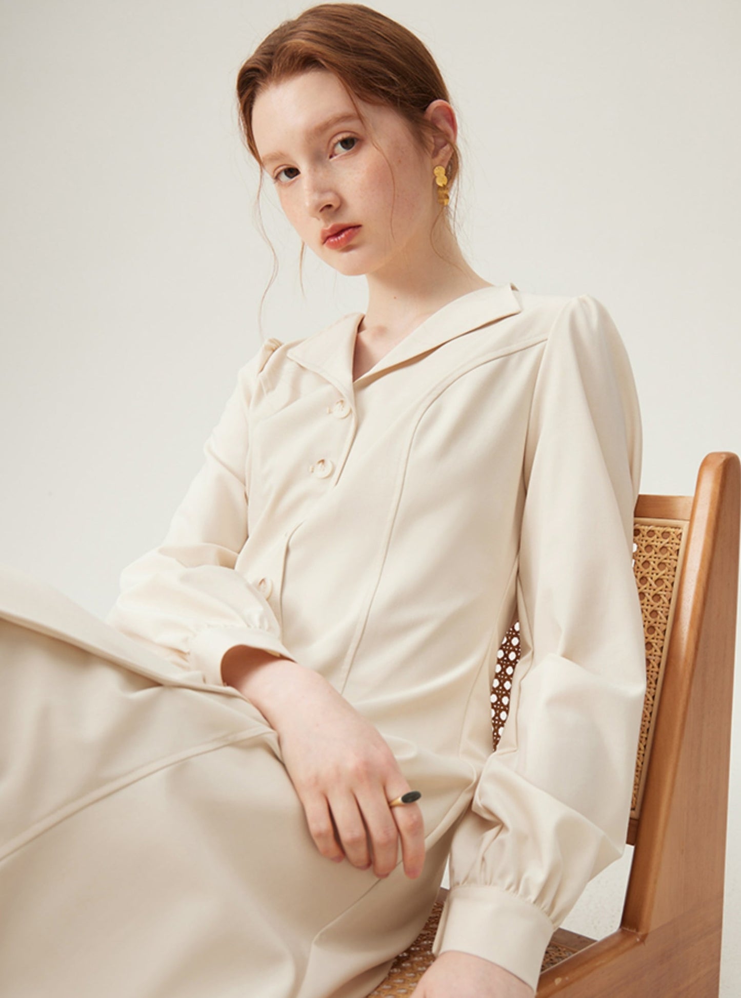 버슬라인 스프링 커브 디자인 드레스