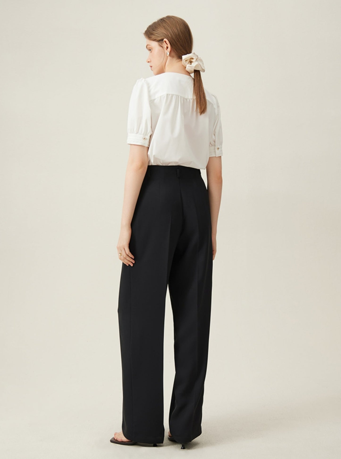 흰색 프랑스 스퀘어 넥 셔츠