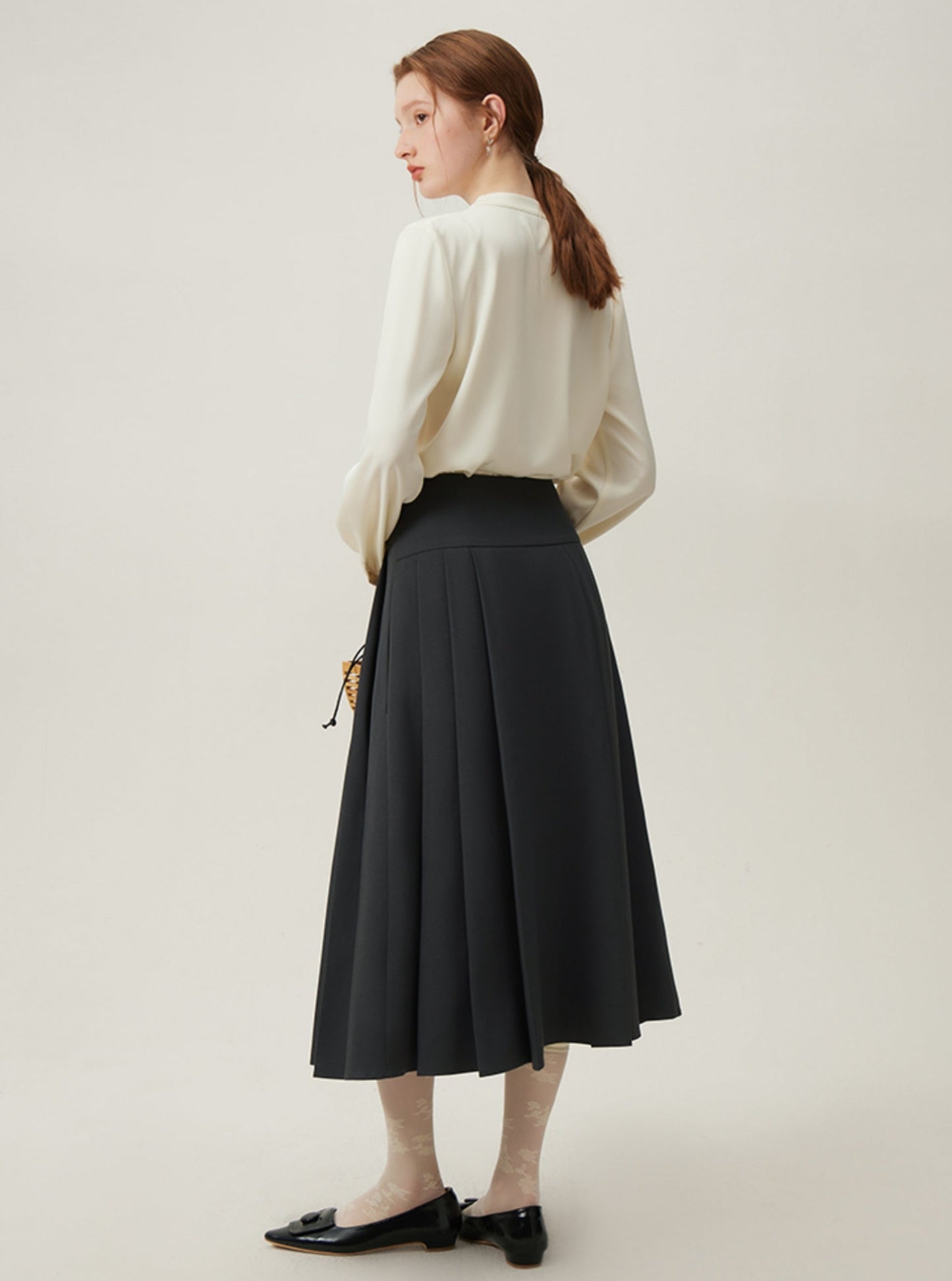 브이넥 기품 있는 탑