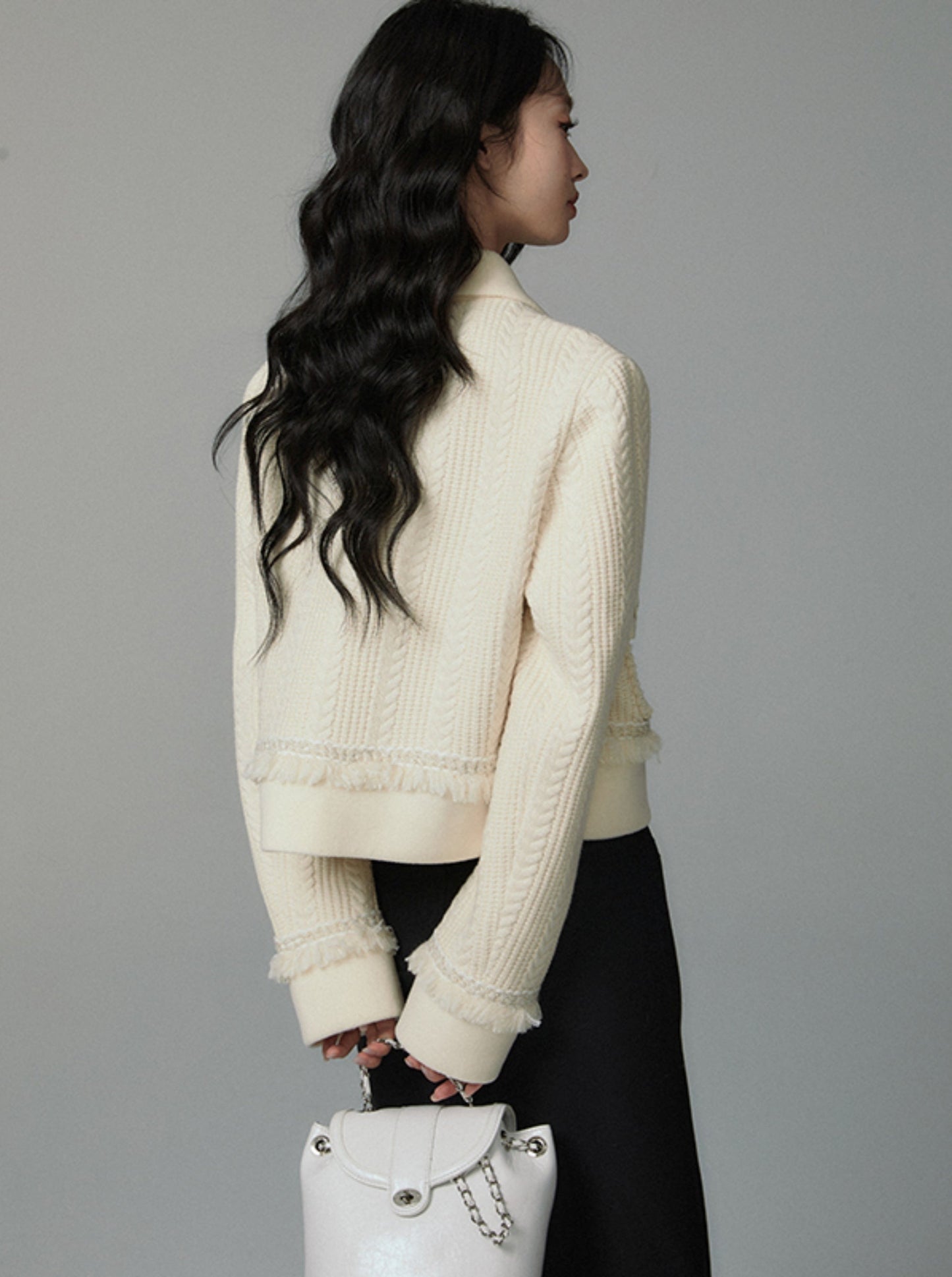 Manteau court en laine parfumée