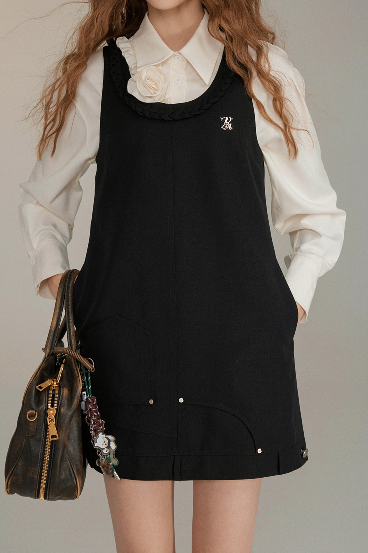 Dekonstruiertes gewobenes Trägerkleid