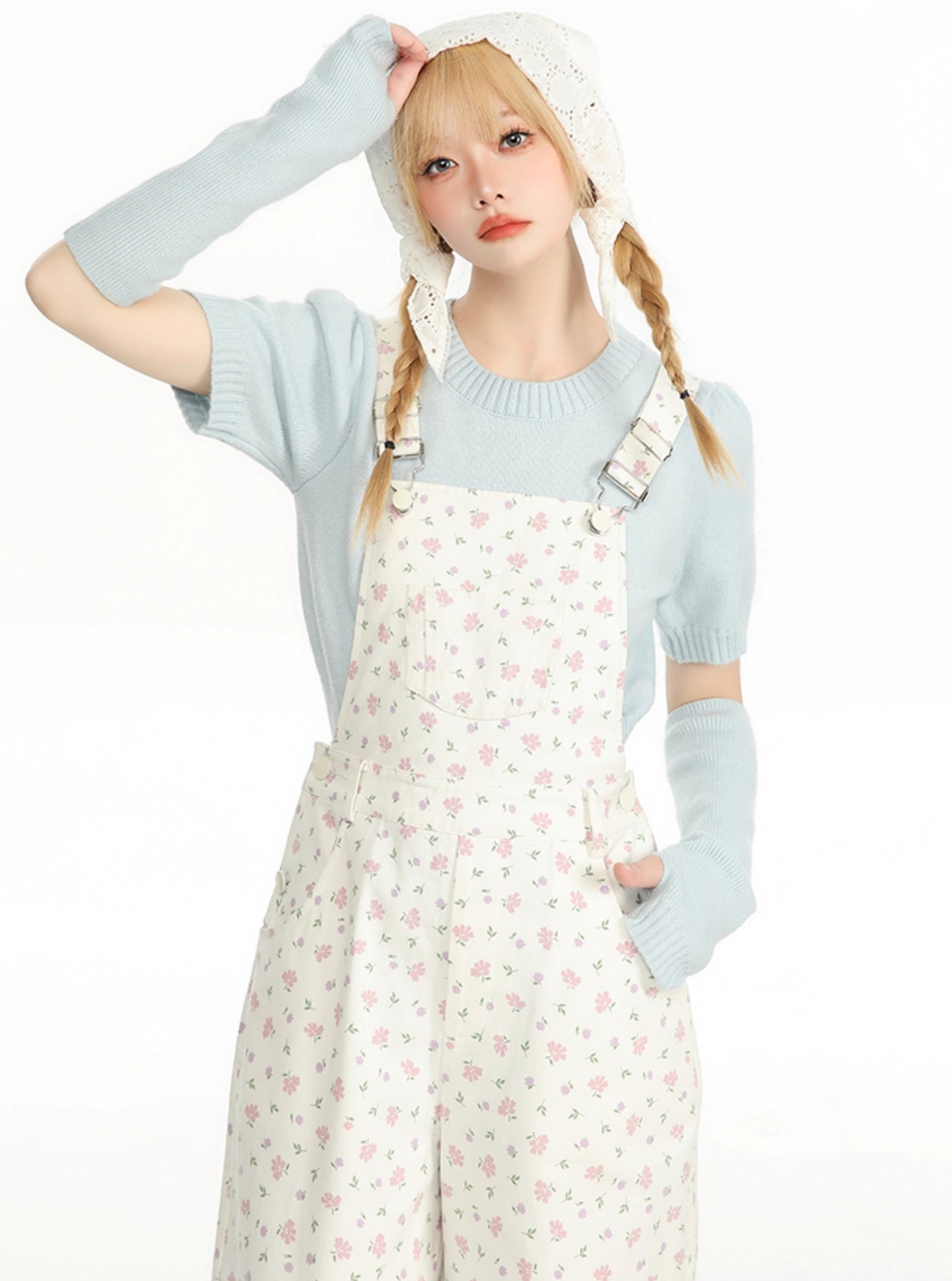 Age-Reducing Small Floral Jumpsuit Pants