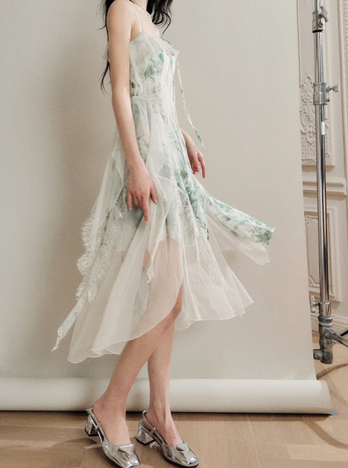 초록색 꽃무늬 러플 썬드레스