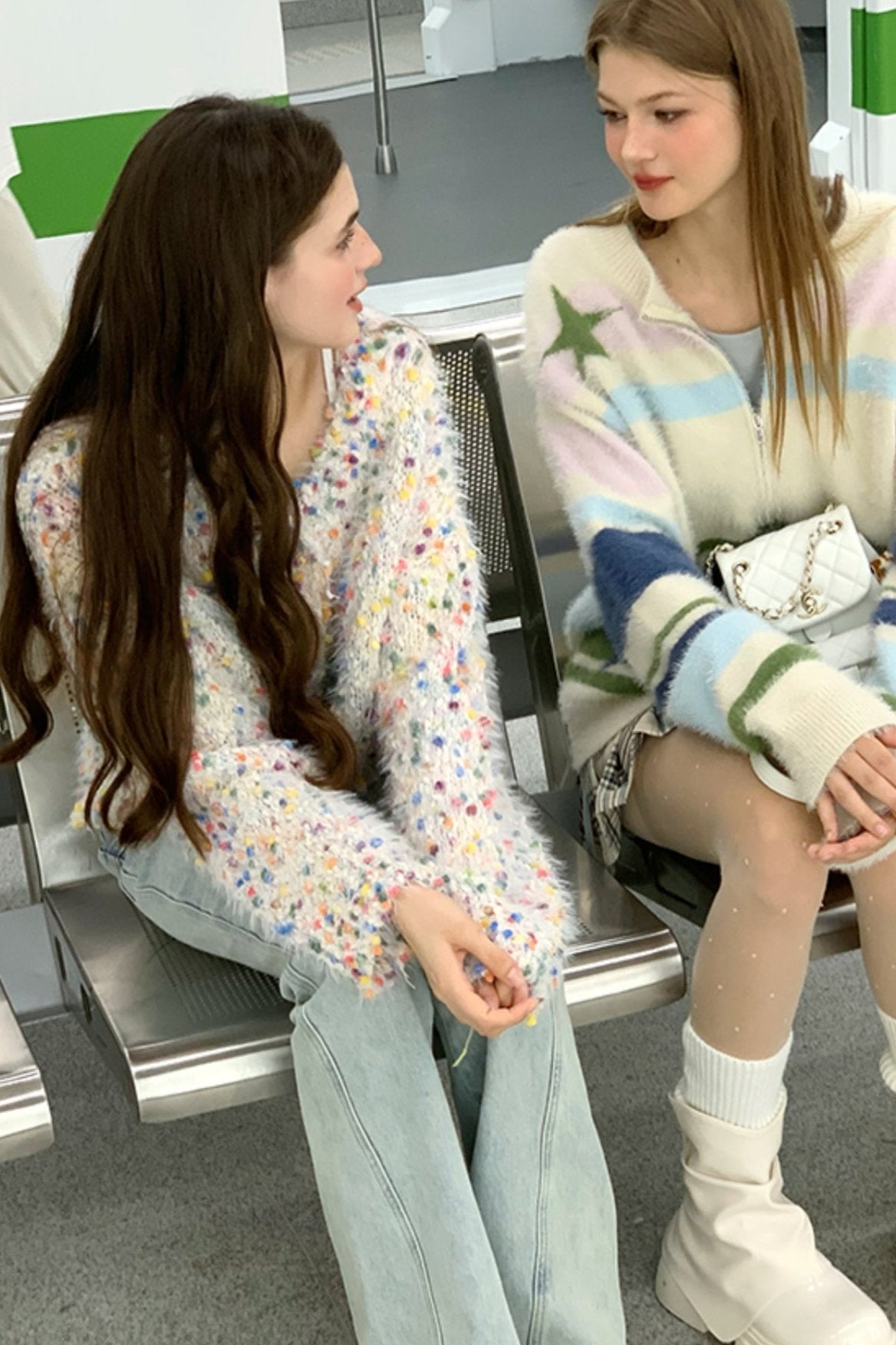 Rose Blumenmeer Regenbogen Pullover