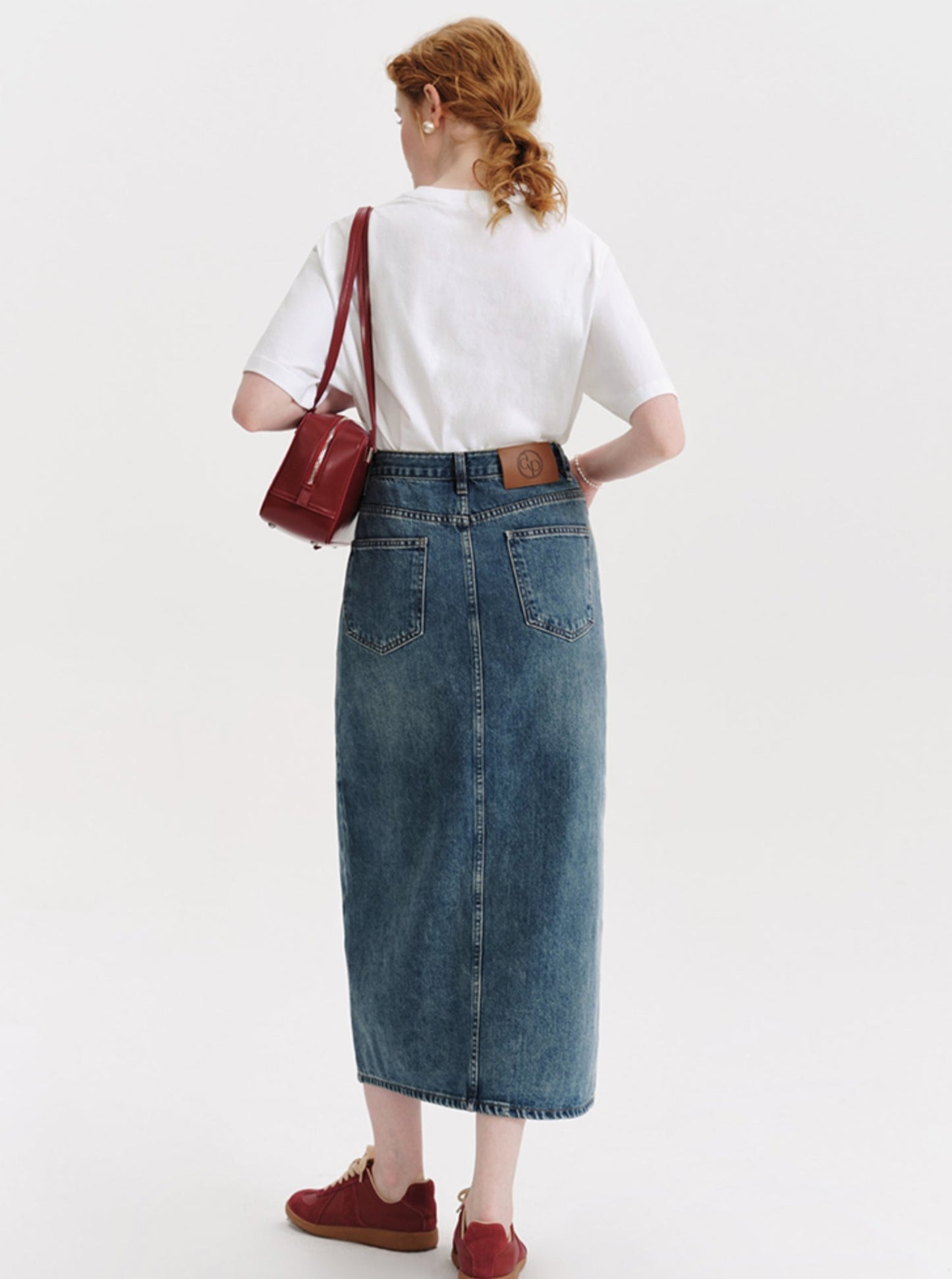 Apple Monogram Print Short Sleeve T-Shirt