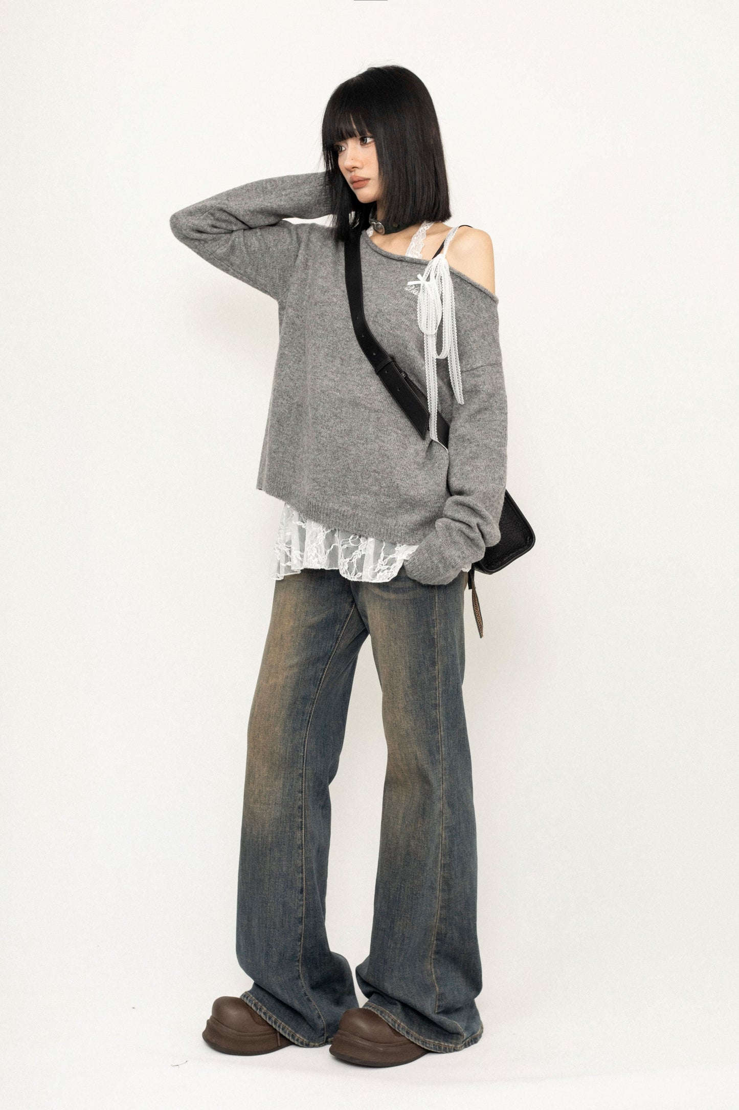 레이스 타이 비스듬한 어깨 니트 스웨터