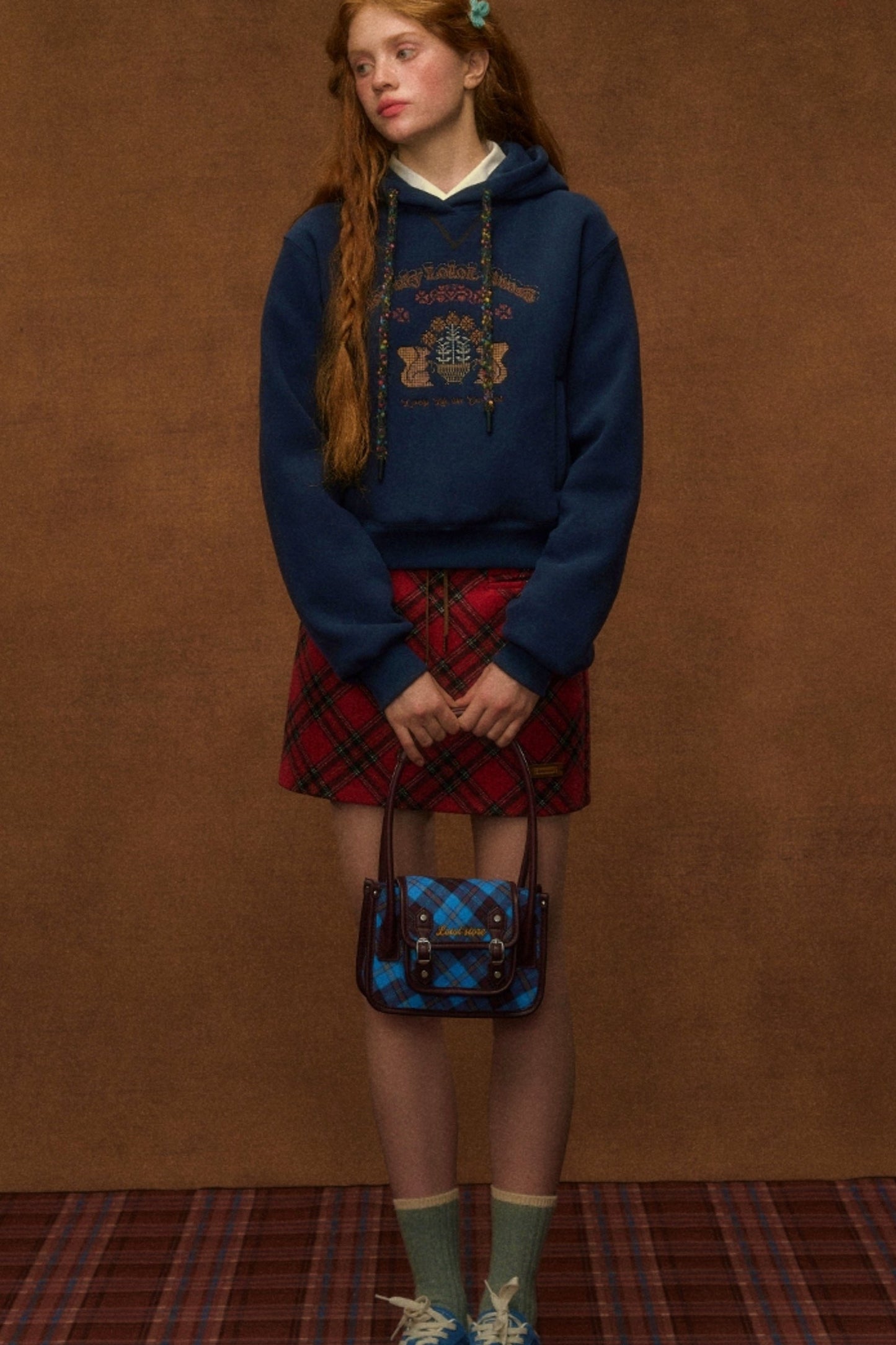 자수 장식 울 풀오버 후디