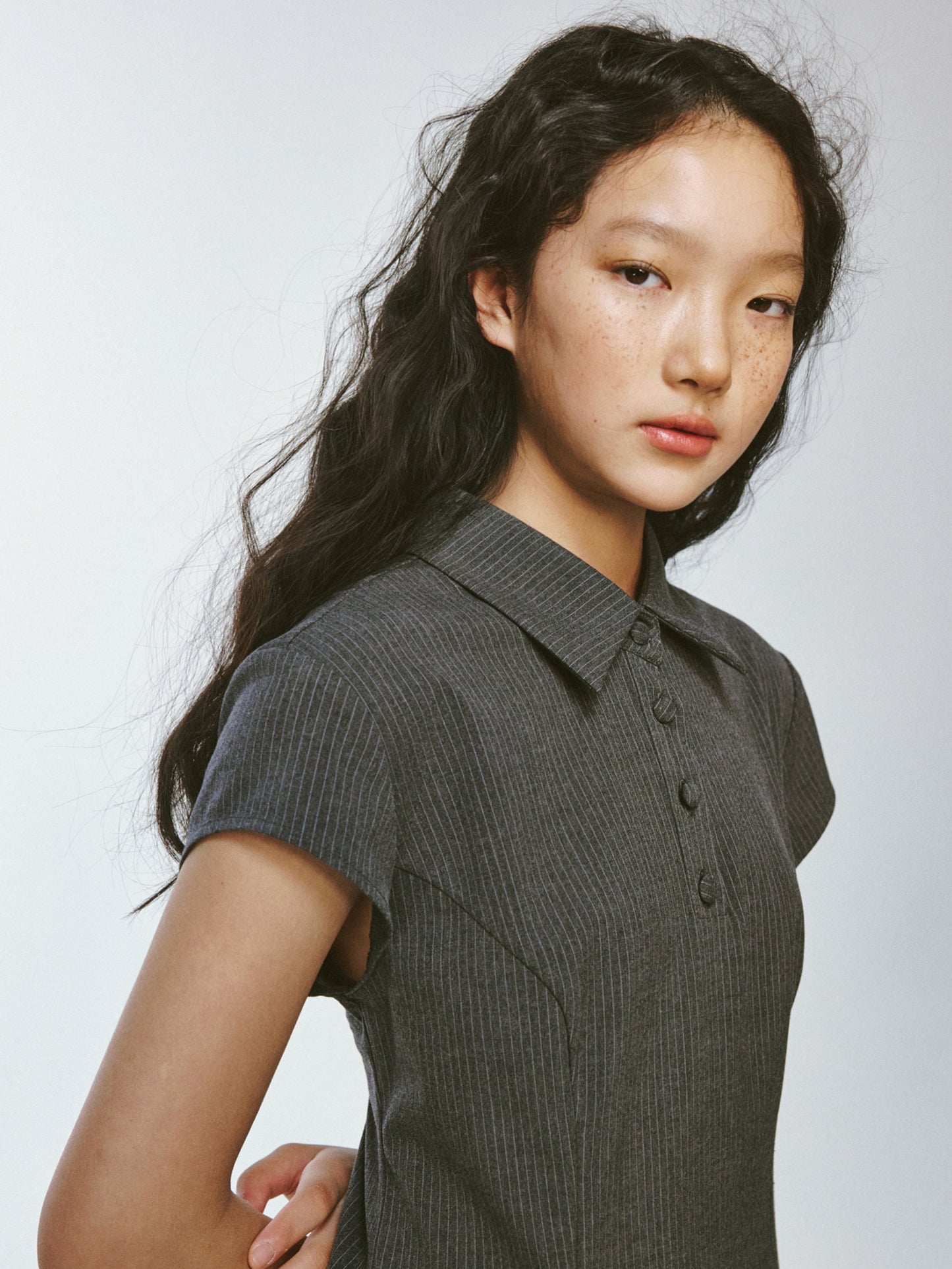 Gestreiftes Slim Fit Faltenkleid