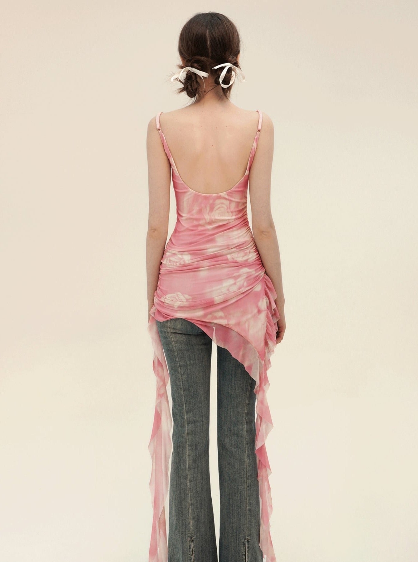 불규칙한 러플 레이스 디자인 드레스