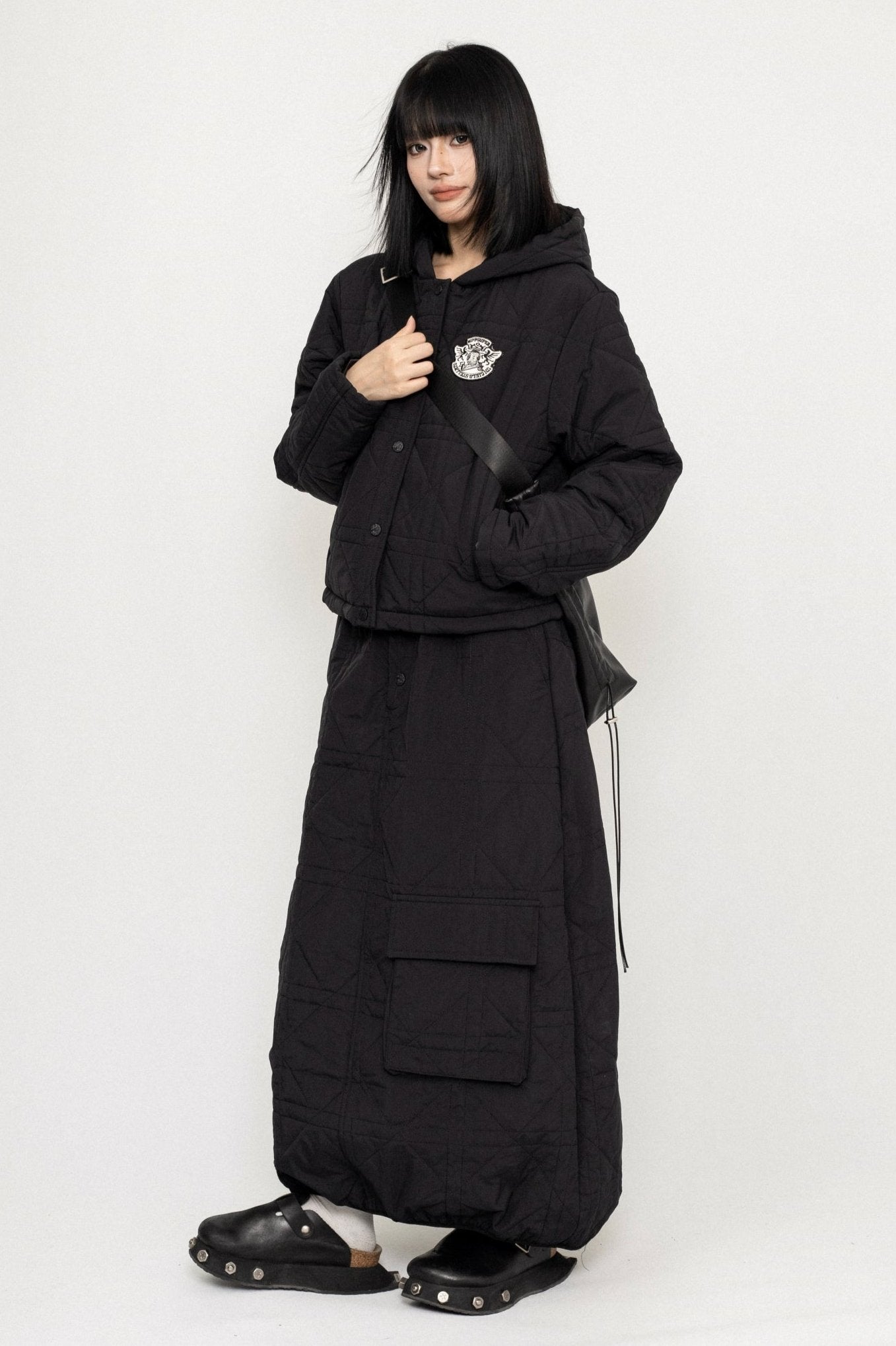 Schwarzer einfacher langer Rock