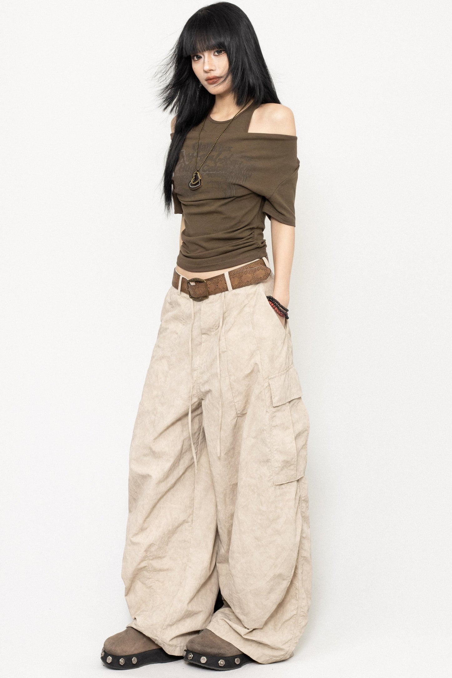 Design Neck Short Top