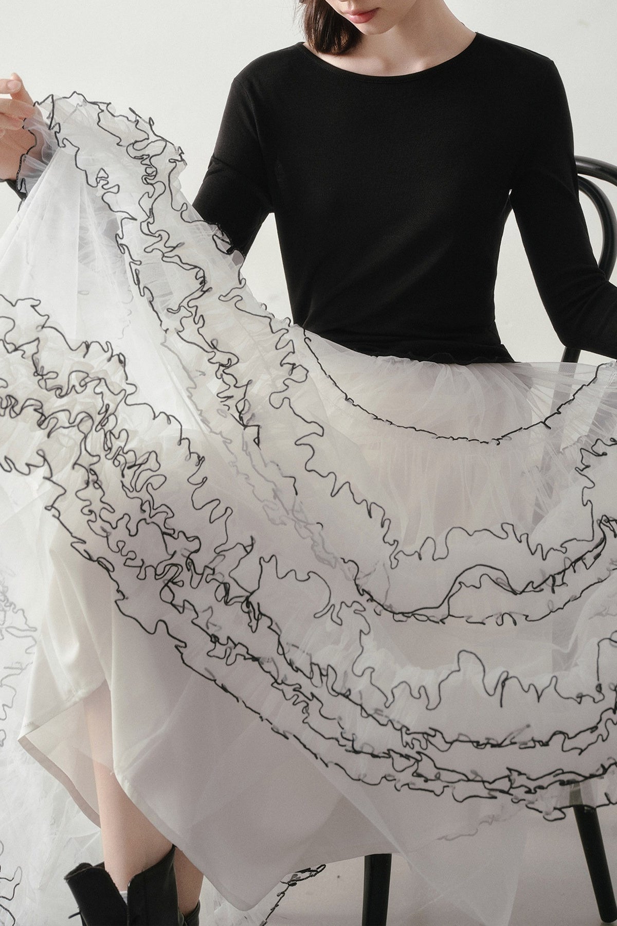 White Puffy Black Ruffle Stitching Skirt