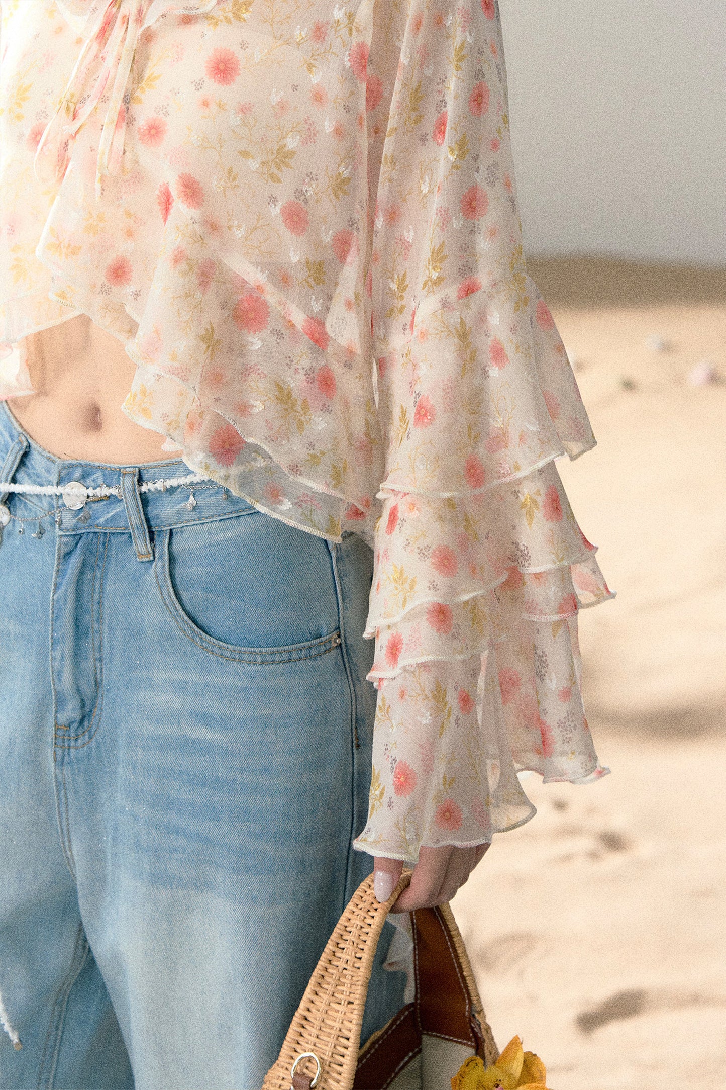 Chiffonbluse mit Blumenmuster und Rüschen