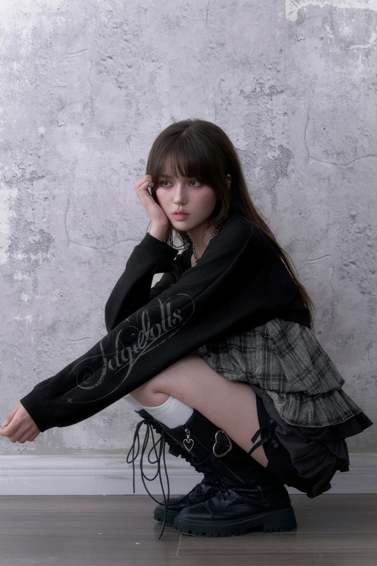 Loose Dark Print Knit Top