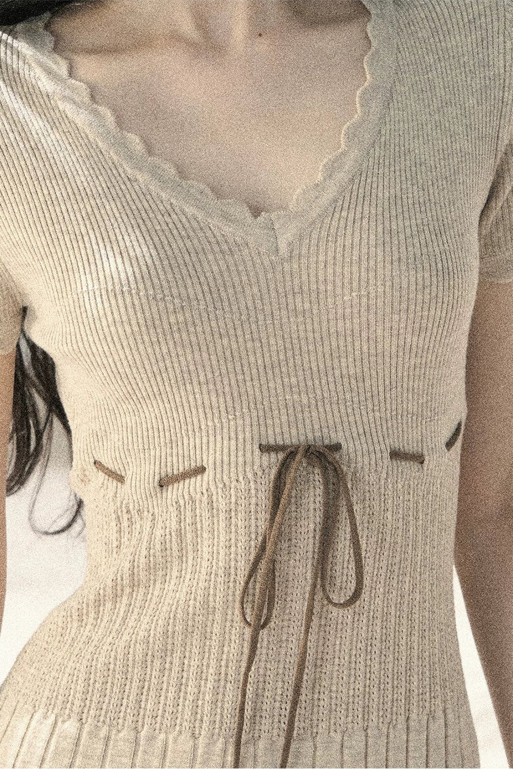 Abito in maglia a maniche corte con pizzo francese