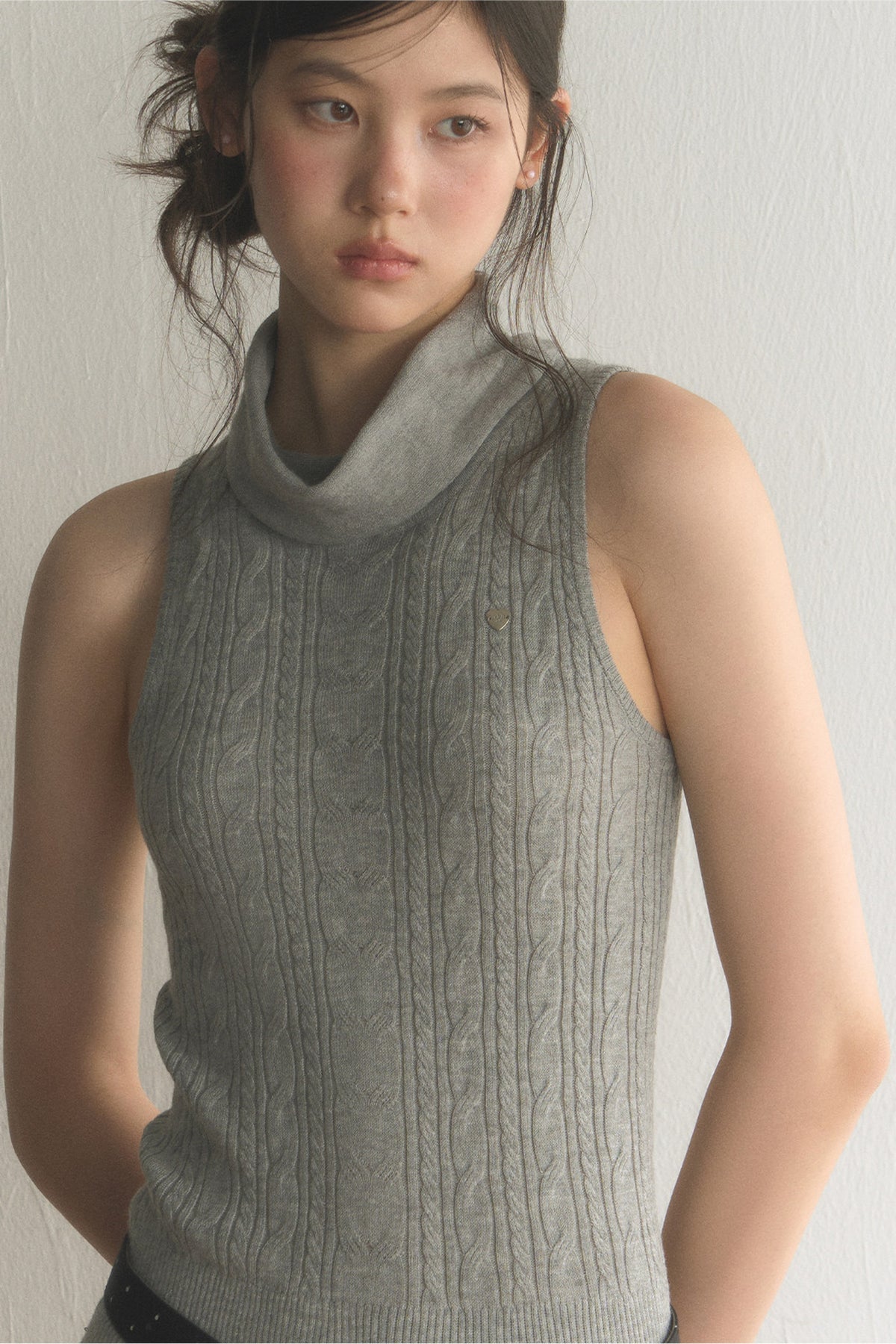 Sleeveless Quilted Knit Dress And Pants Set-Up