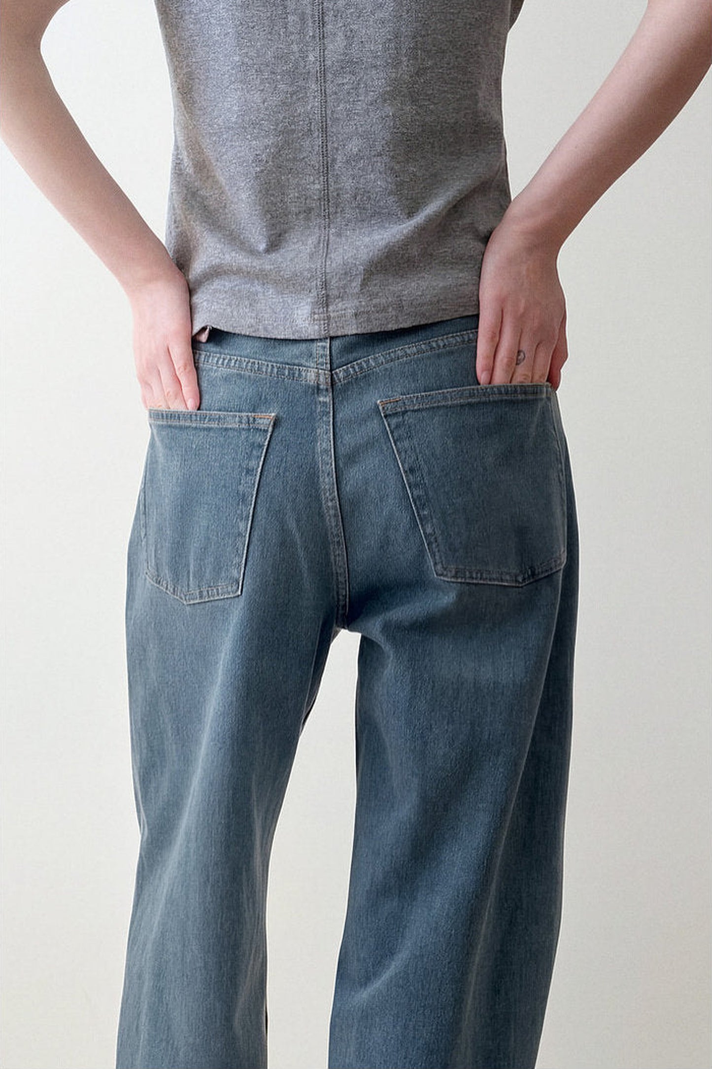 Pantaloni in denim vintage a vita alta