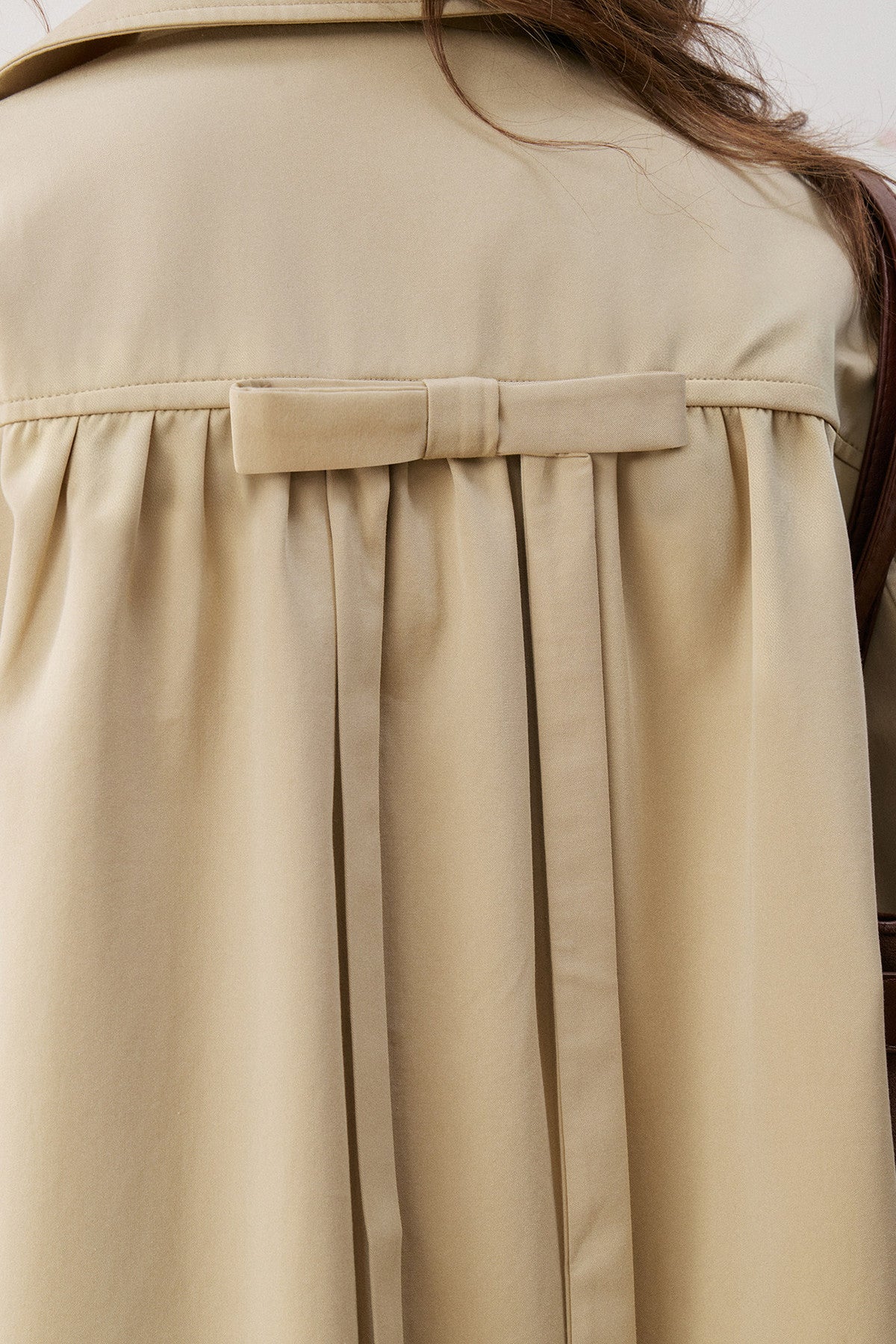 Zweireihiger Trenchcoat mit Kragen