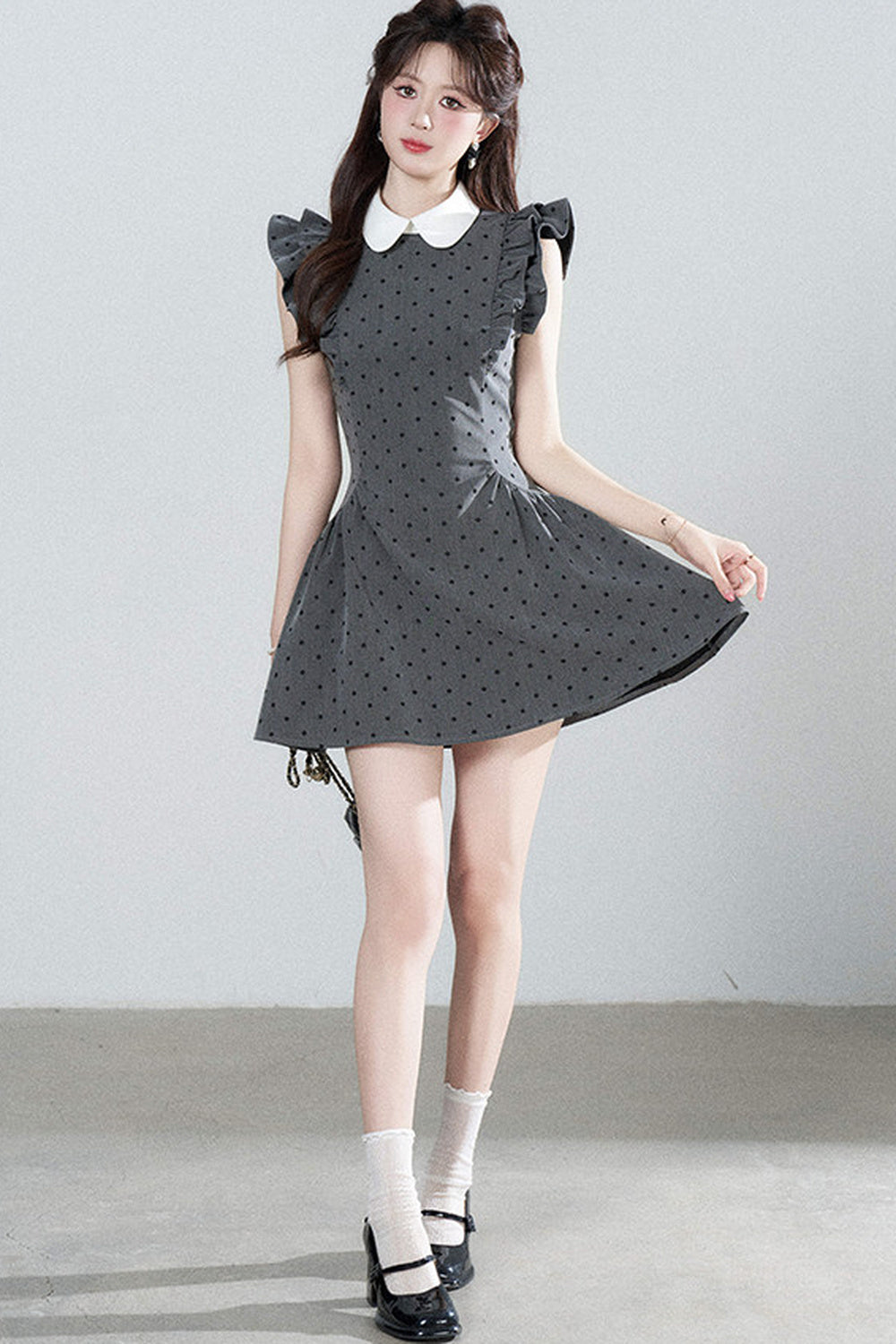 Polka-Dot-Kleid mit Flatterärmeln