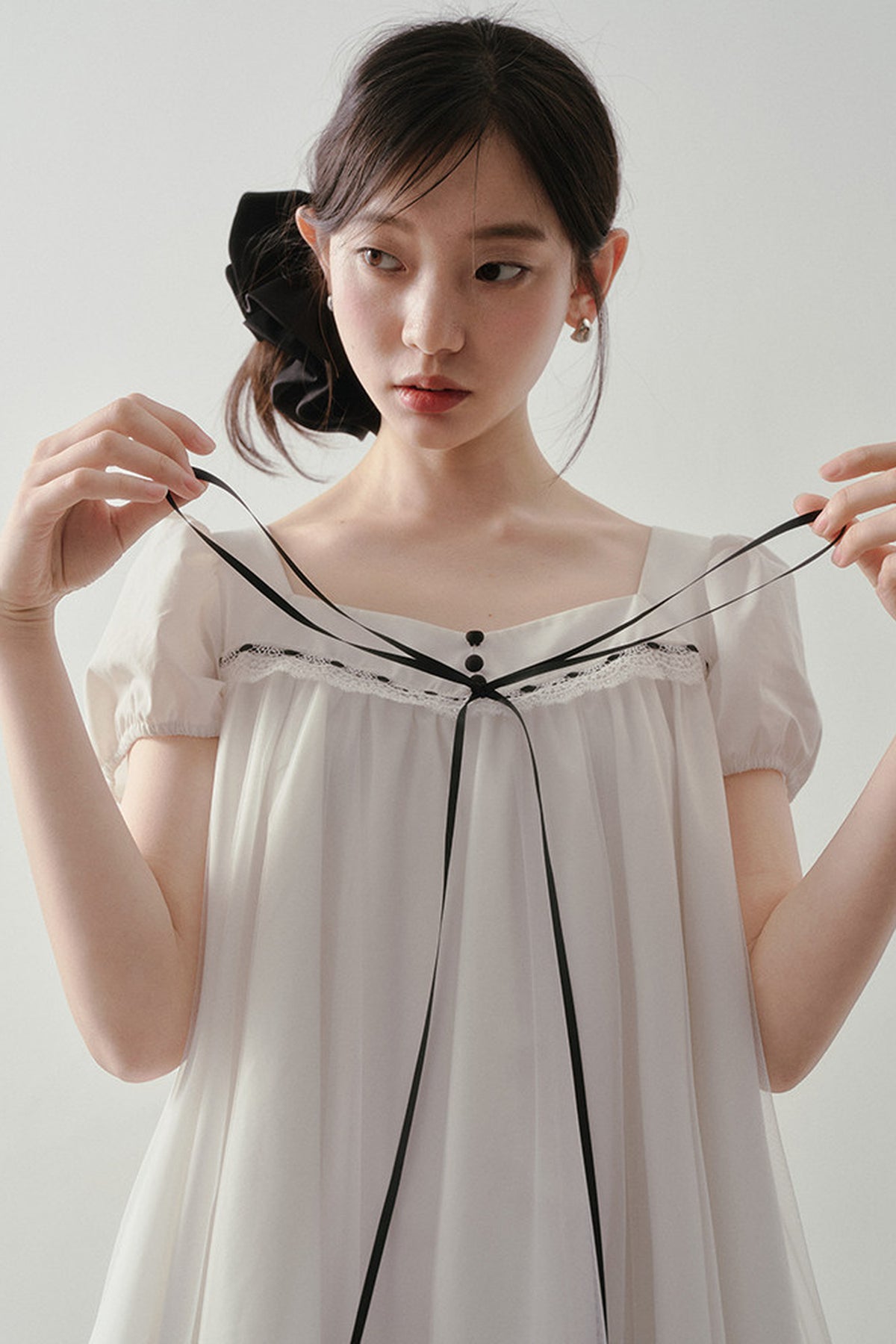 White A-Line Puff Sleeve Contrast Piping Dress
