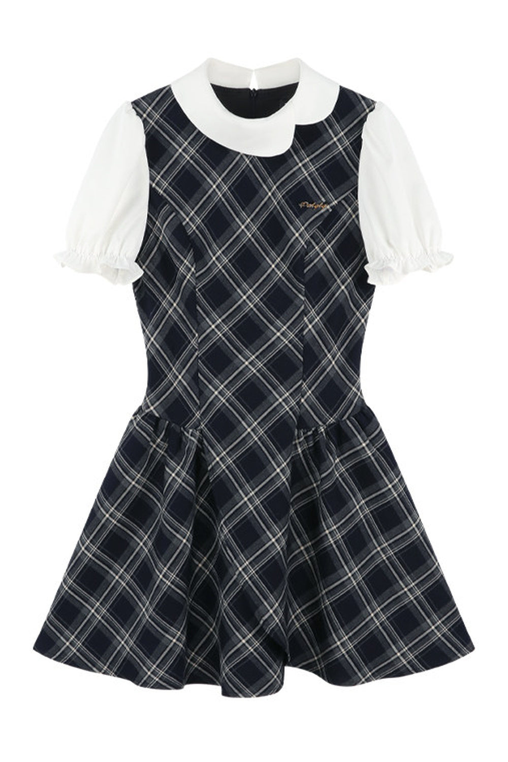 Plissiertes Kleid mit Gürtel im französischen Stil
