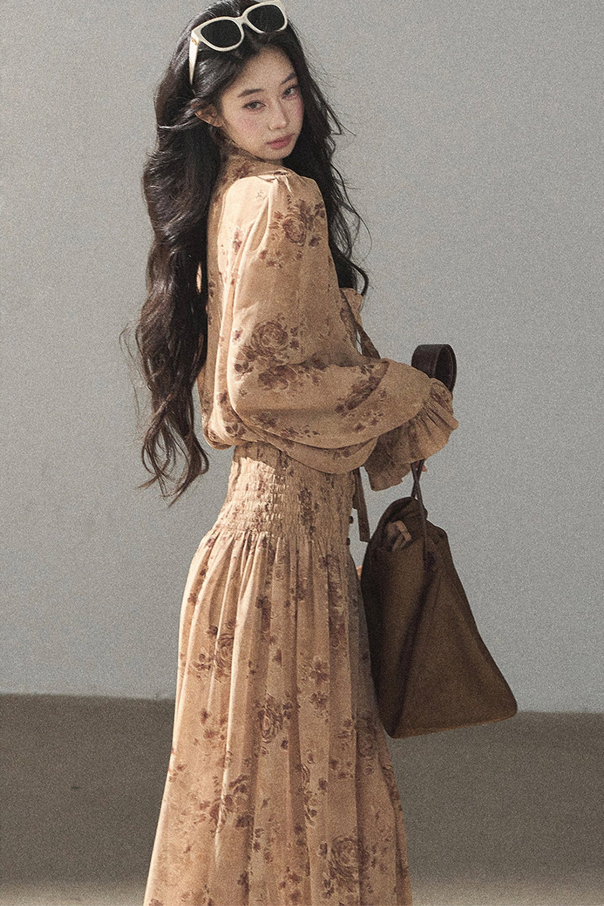 Ensemble robe fleurie à manches longues