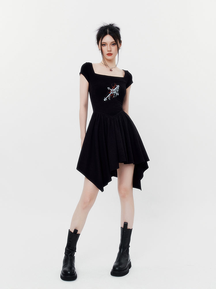 크로스 프린트 비대칭 플레어 드레스