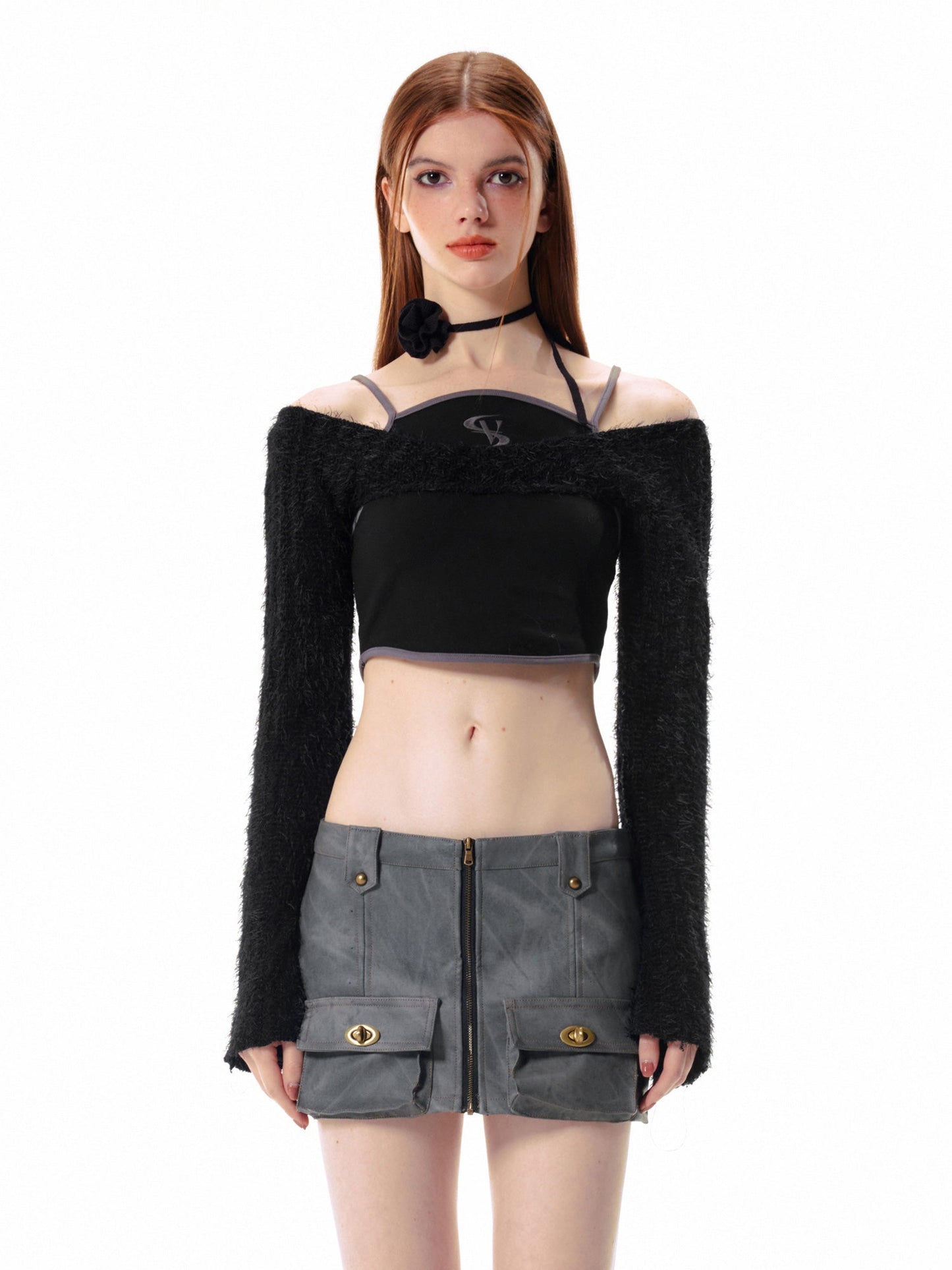 Contrast color logo camisole & shaggy short design top